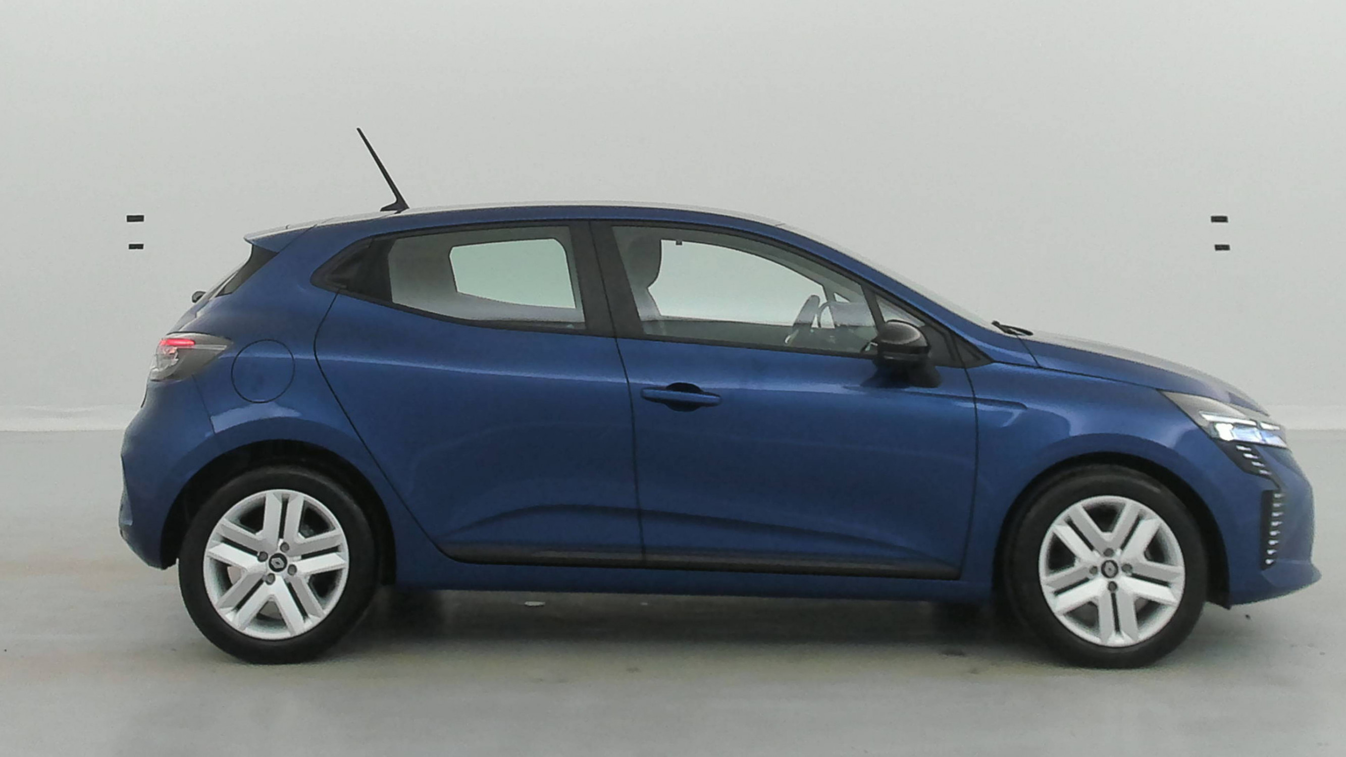 Vente en ligne Renault Clio 5 Clio TCe 90 au prix de 15 990 €
