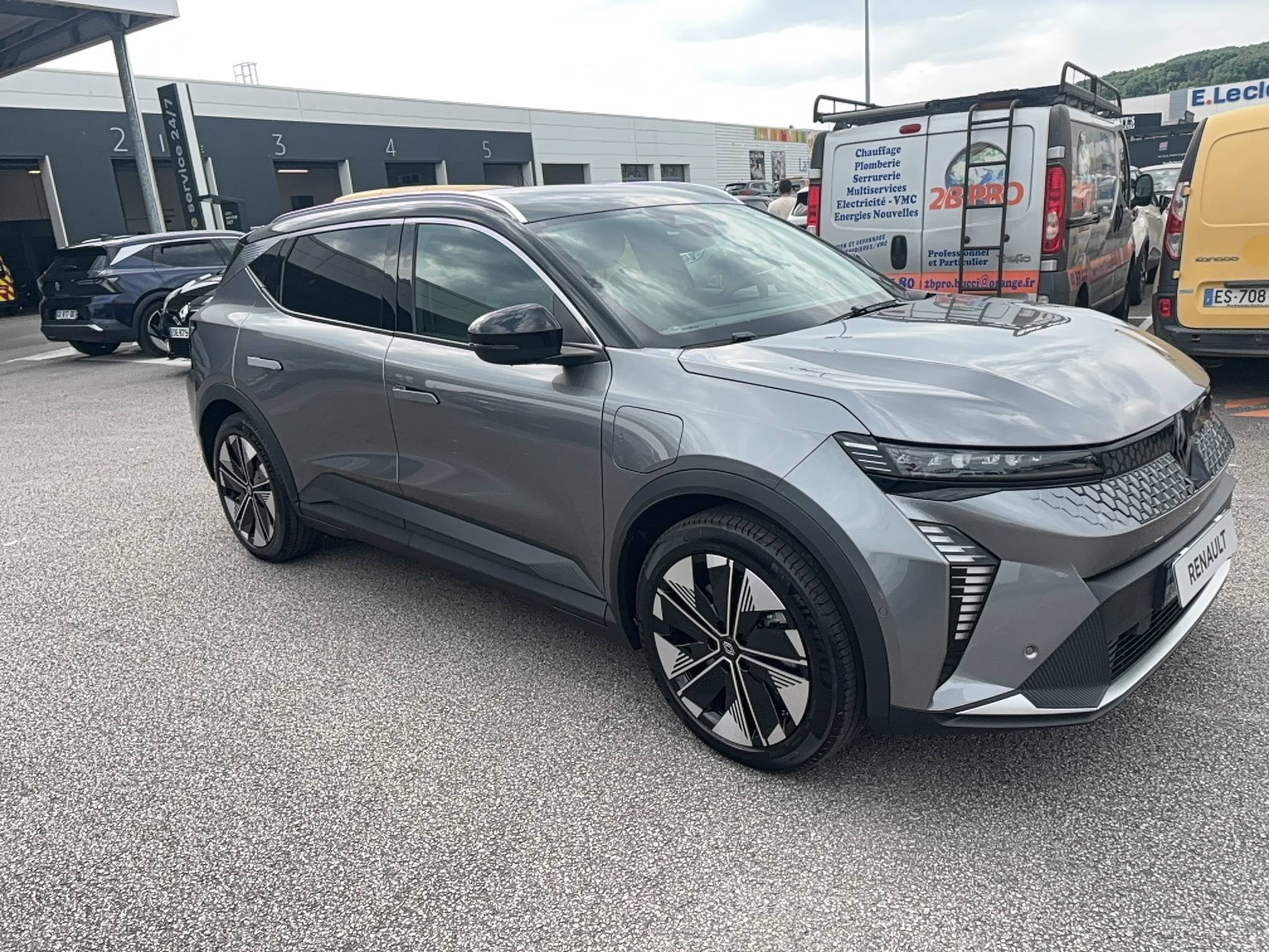 Vente en ligne Renault Scenic E-Tech Scenic E-Tech électrique 220 ch grande autonomie au prix de 45 500 €