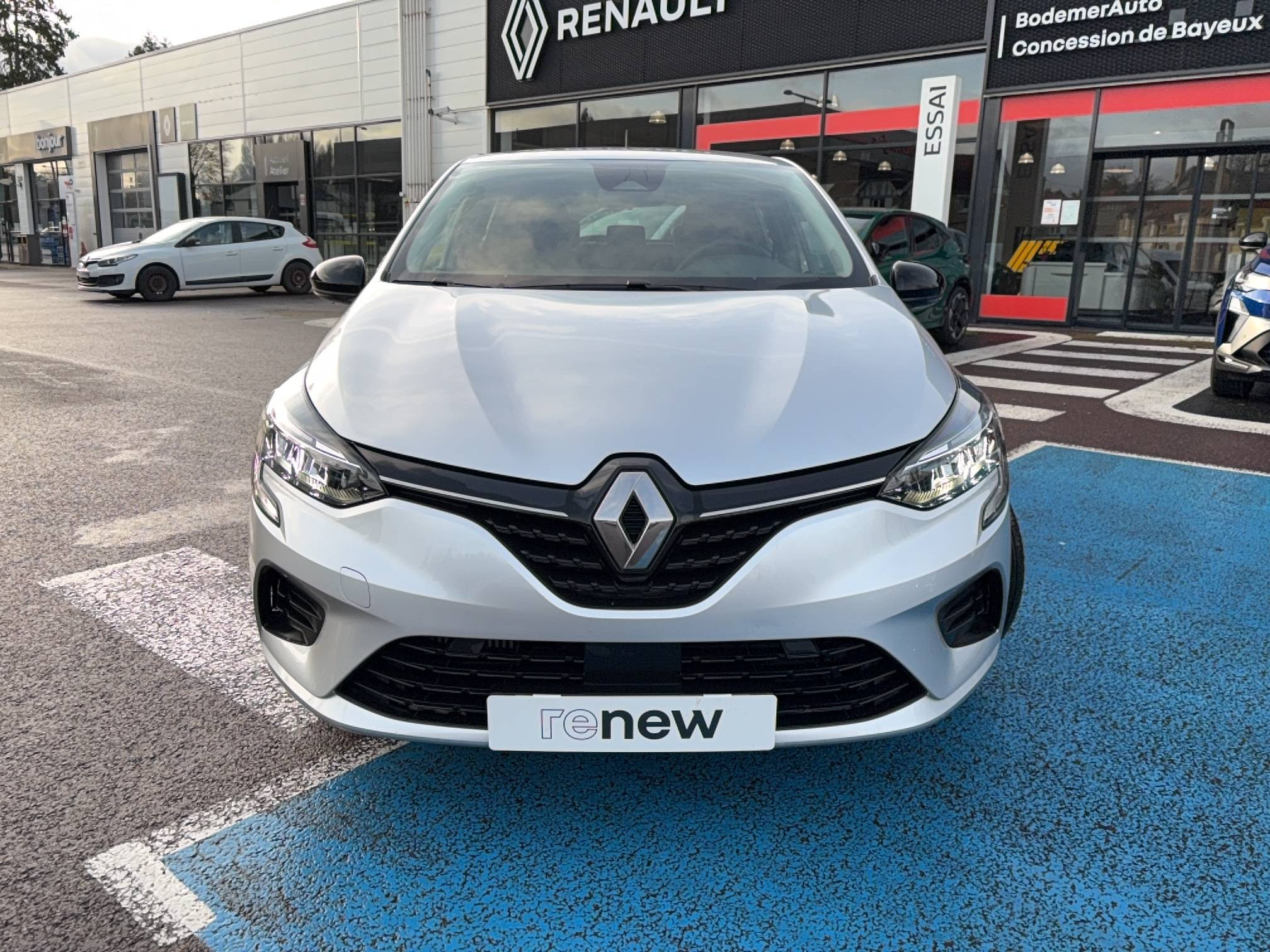 Vente en ligne Renault Clio 5 Clio TCe 90 au prix de 14 290 €