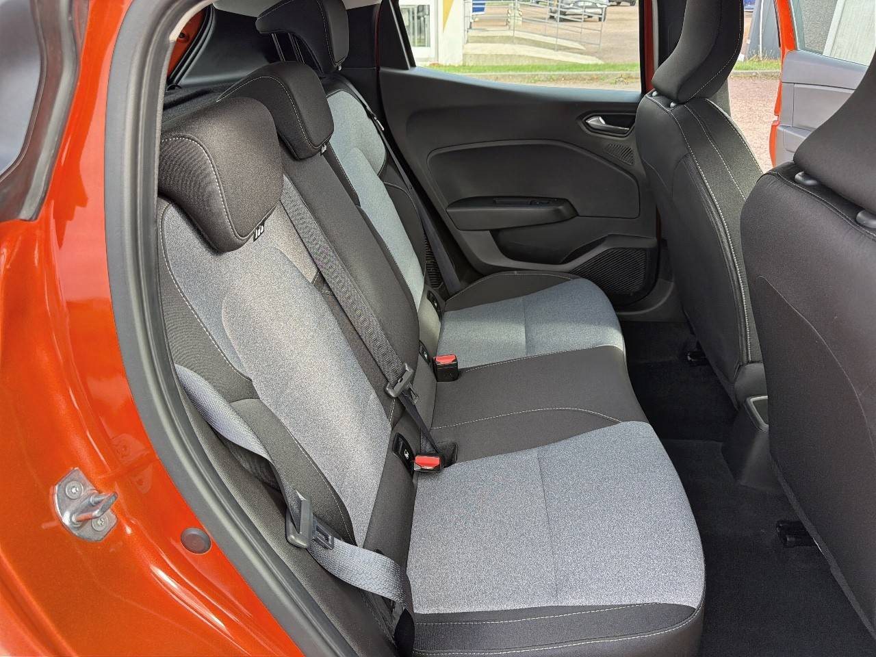 Vente en ligne Renault Clio 5 Clio E-Tech full hybrid 145 ch GSR2 au prix de 17 590 €