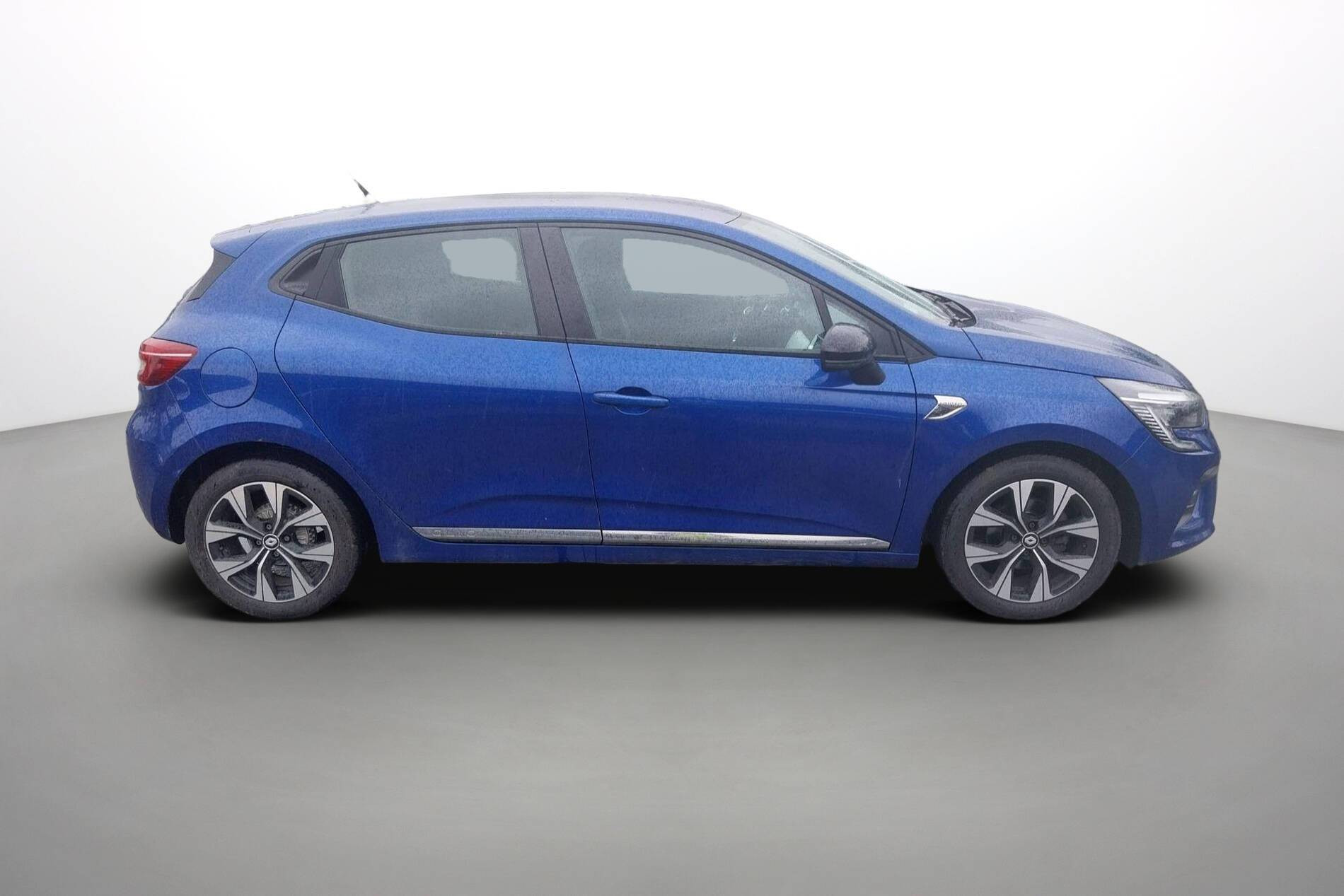 Vente en ligne Renault Clio 5 Clio TCe 90 - 21N au prix de 12 490 €