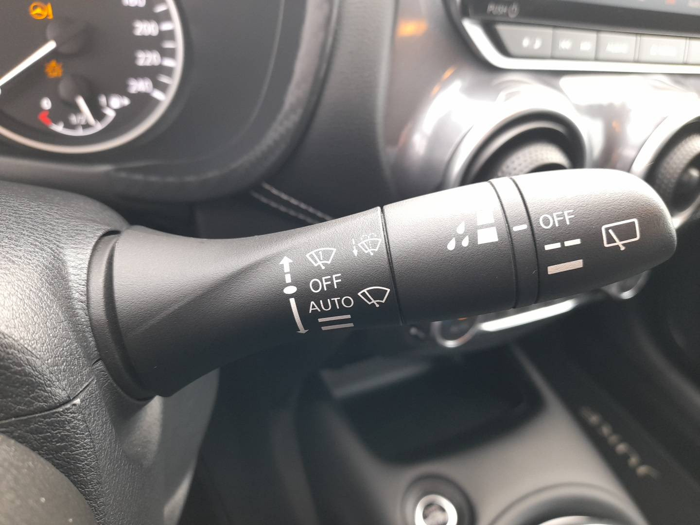 Vente en ligne Nissan Juke F16A SHADOW DIG-T 114 au prix de 18 690 €