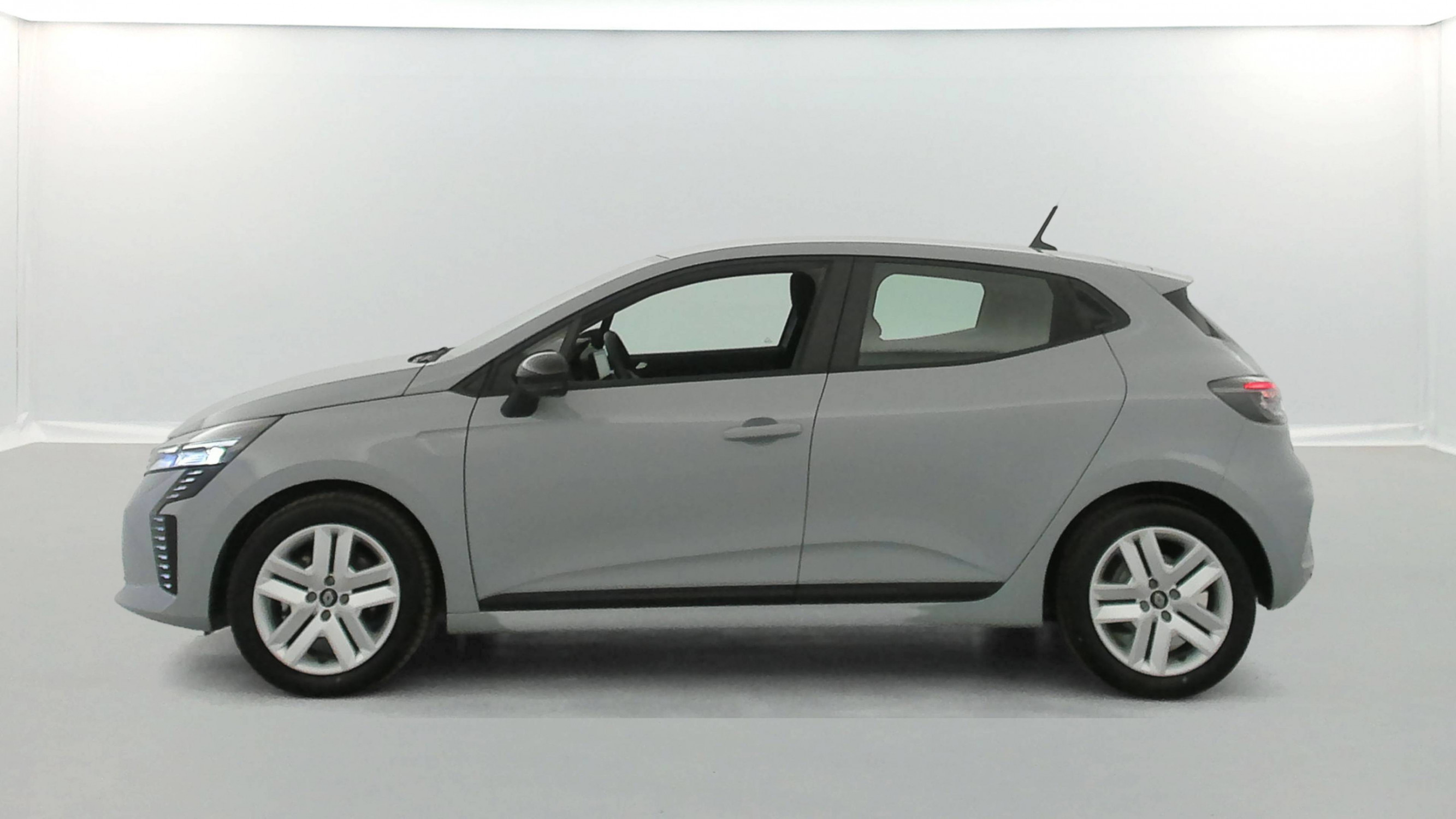 Vente en ligne Renault Clio 5 Clio E-Tech full hybrid 145 au prix de 20 890 €