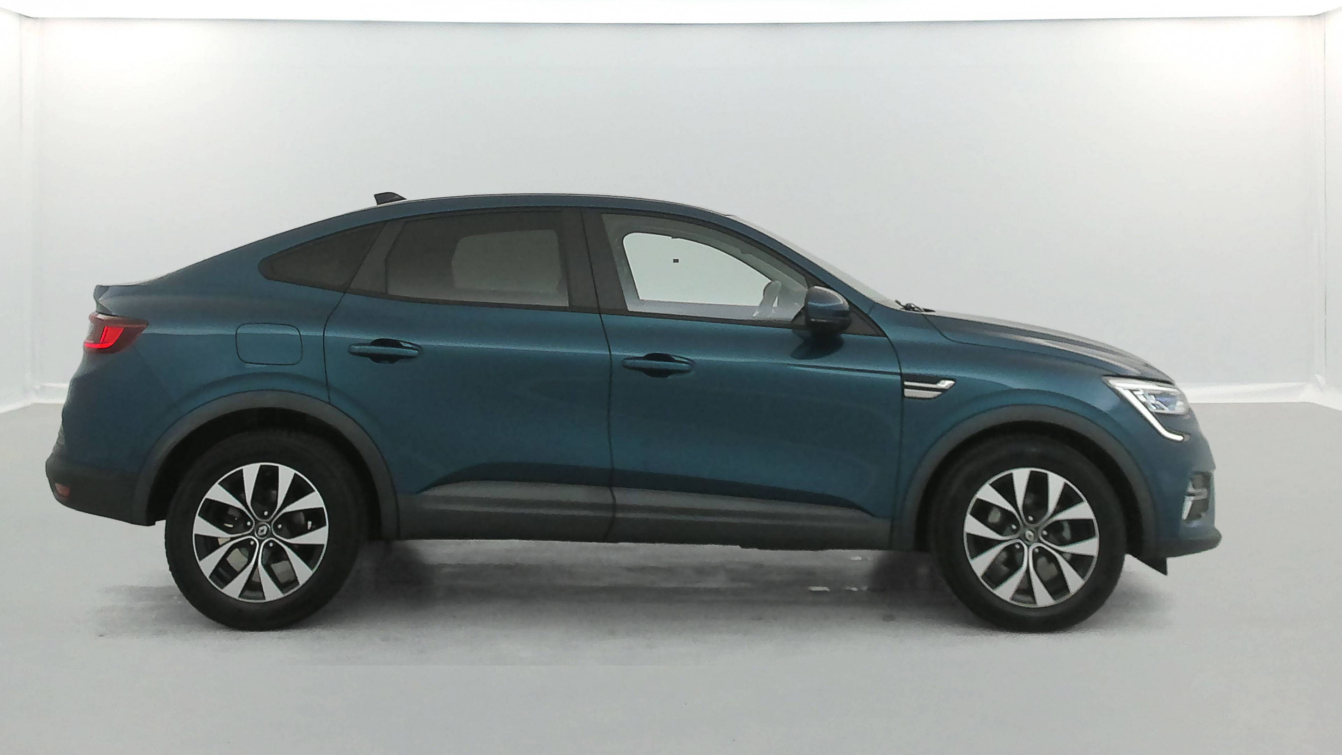 Vente en ligne Renault Arkana  mild hybrid 140 EDC FAP - 22 au prix de 18 250 €