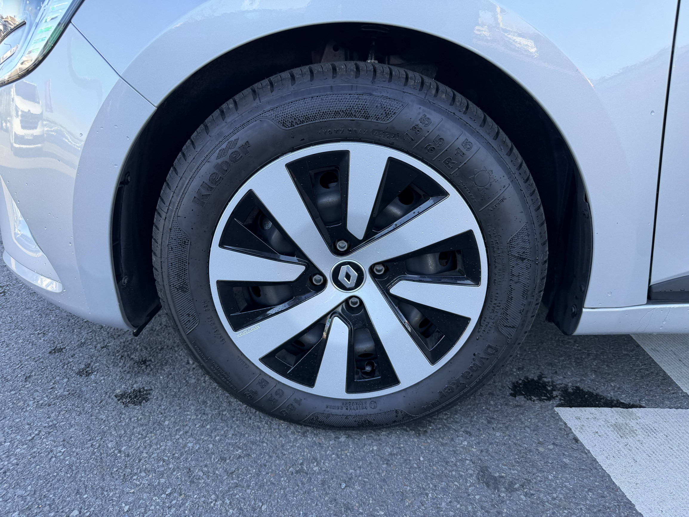 Vente en ligne Renault Clio 5 Clio TCe 90 au prix de 15 490 €