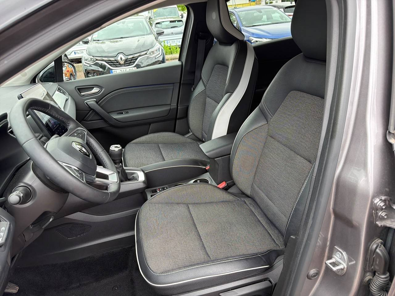 Vente en ligne Renault Captur  mild hybrid 140 au prix de 17 480 €
