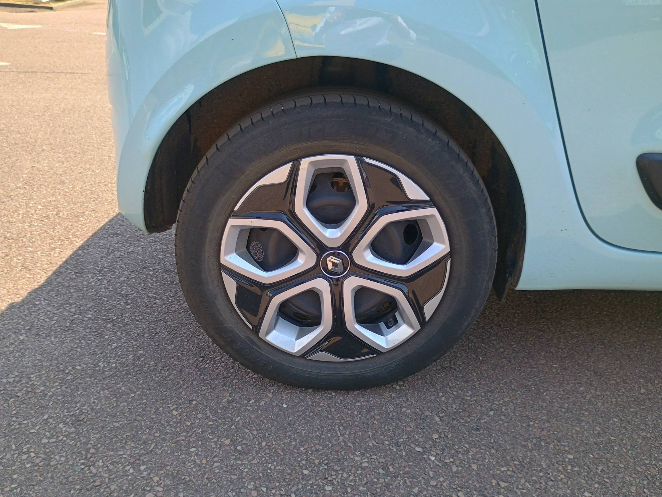 Vente en ligne Renault Twingo Electrique Twingo III E-Tech au prix de 13 491 €