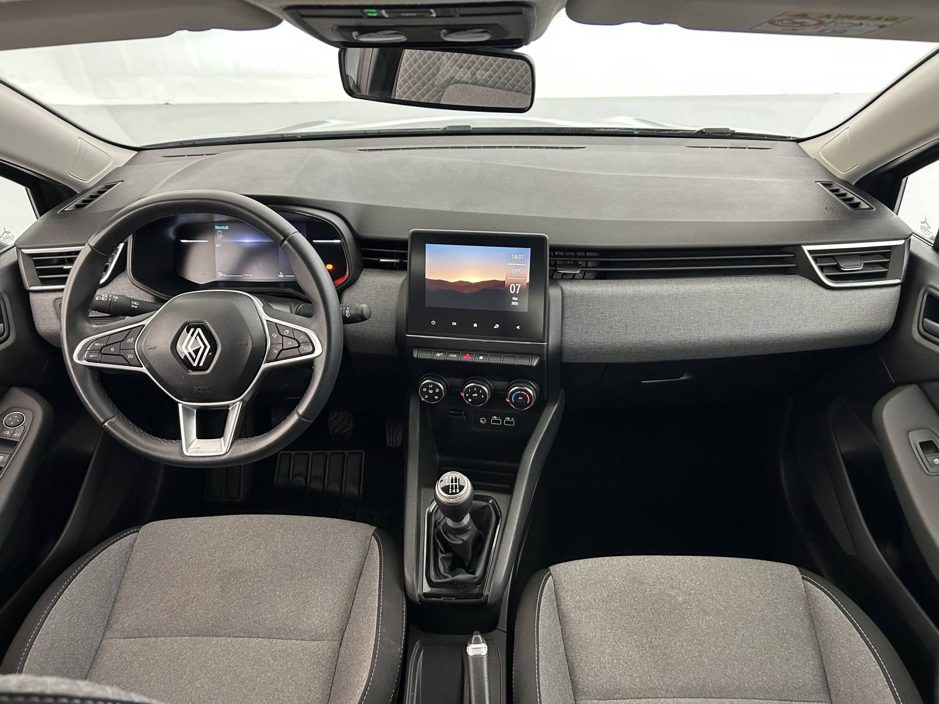 Vente en ligne Renault Clio 5 Clio TCe 90 au prix de 14 990 €