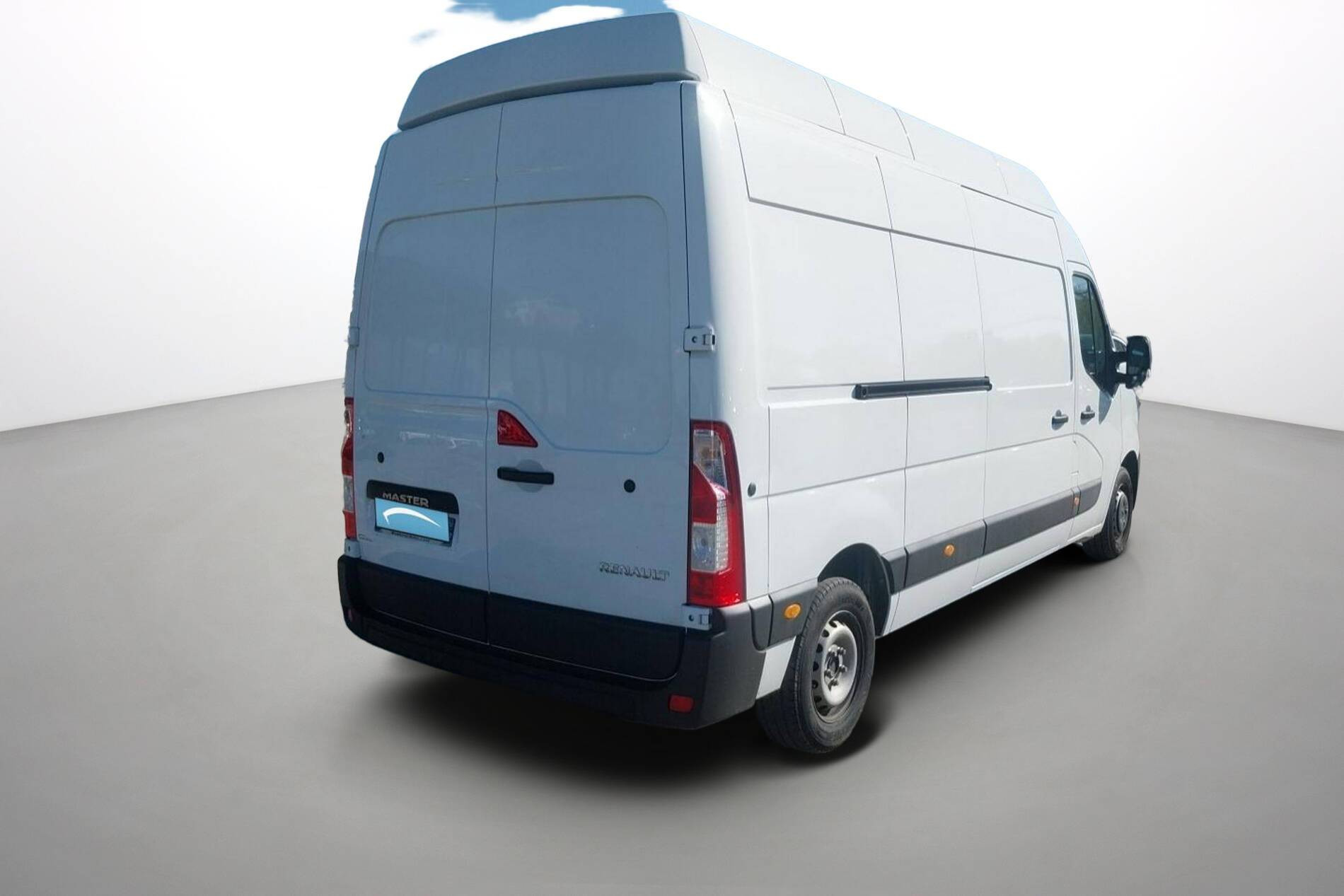 Vente en ligne Renault Master Fourgon MASTER FGN TRAC F3500 L3H3 BLUE DCI 135 au prix de 29 400 €