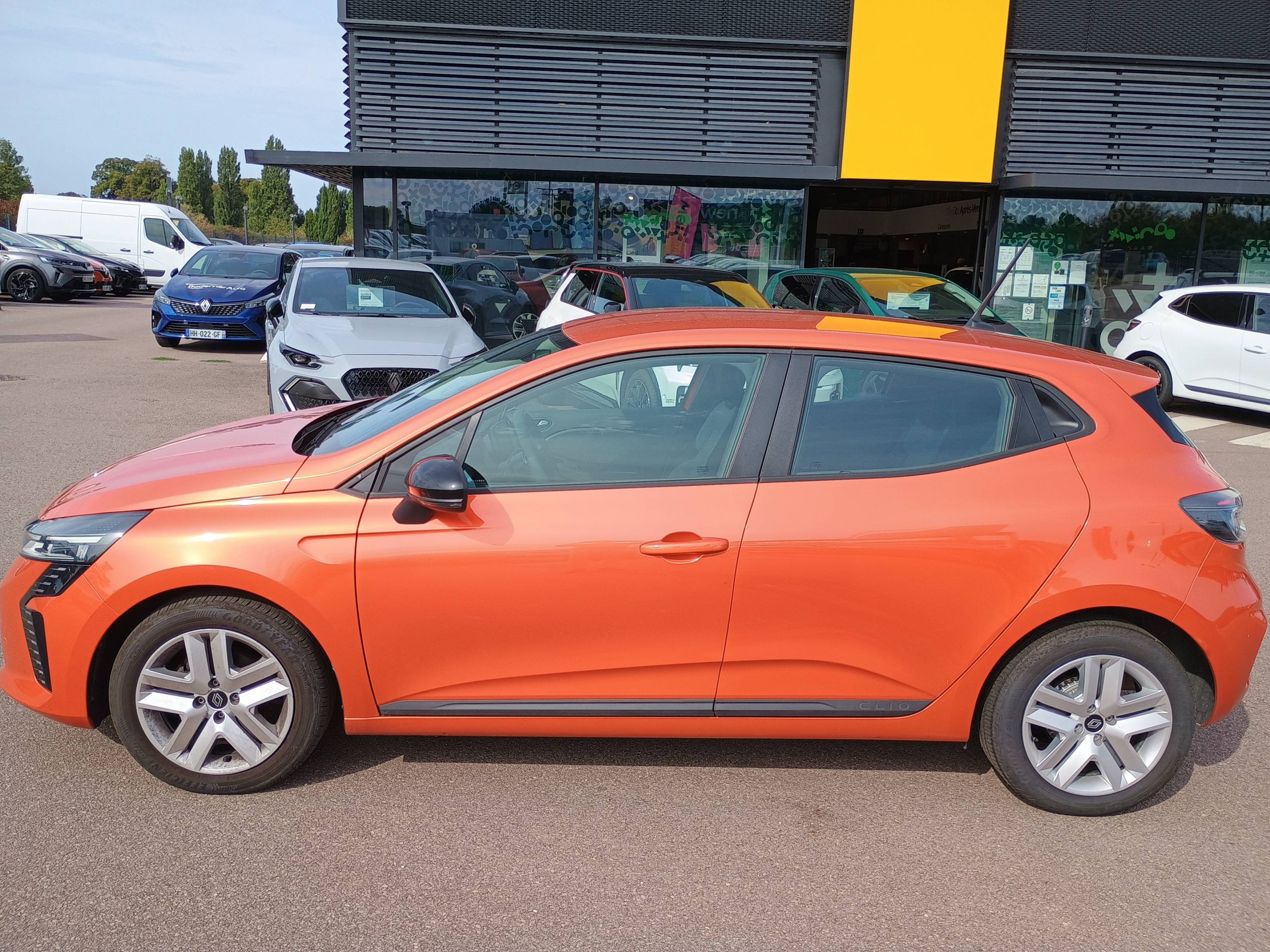Vente en ligne Renault Clio 5 Clio Eco-G 100 ch GSR2 au prix de 14 291 €
