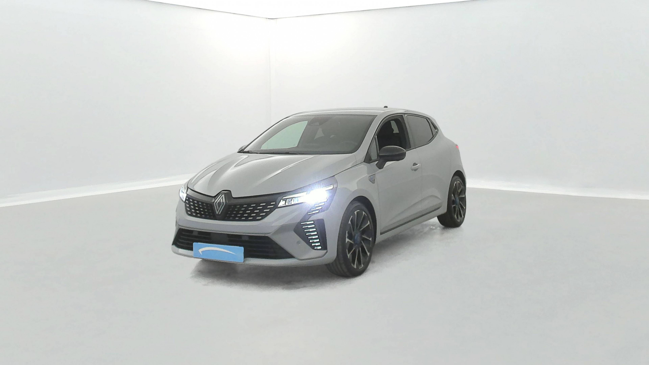 Renault Clio 5 Clio E-Tech full hybrid 145 occasion de 2023 en vente à Saint-Lô