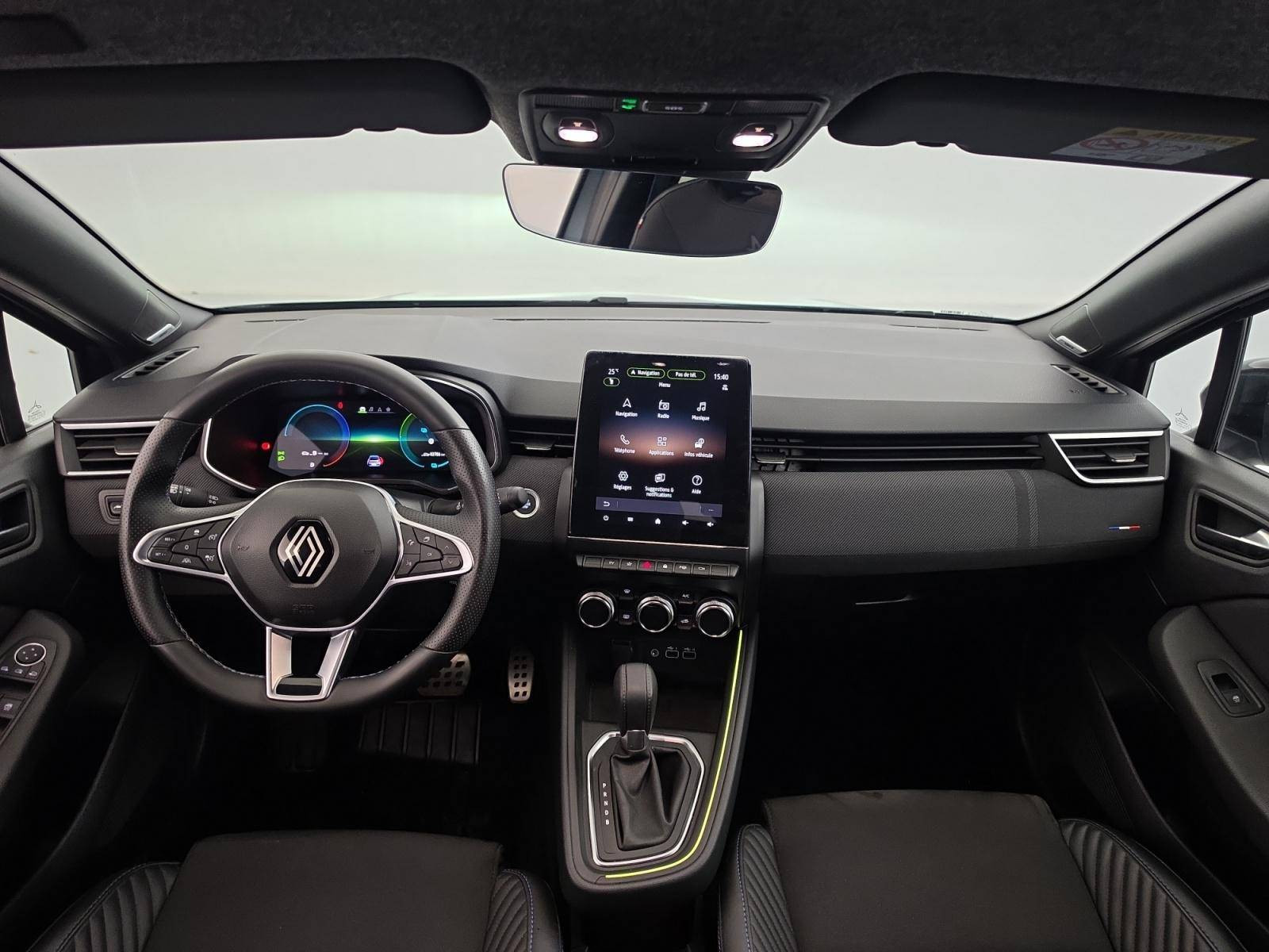 Vente en ligne Renault Clio 5 Clio E-Tech full hybrid 145 au prix de 19 785 €