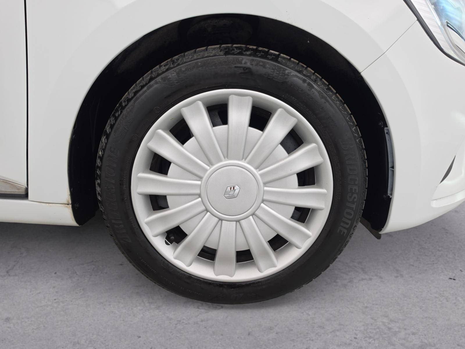 Vente en ligne Renault Clio 5 Clio TCe 90 - 21 au prix de 12 791 €