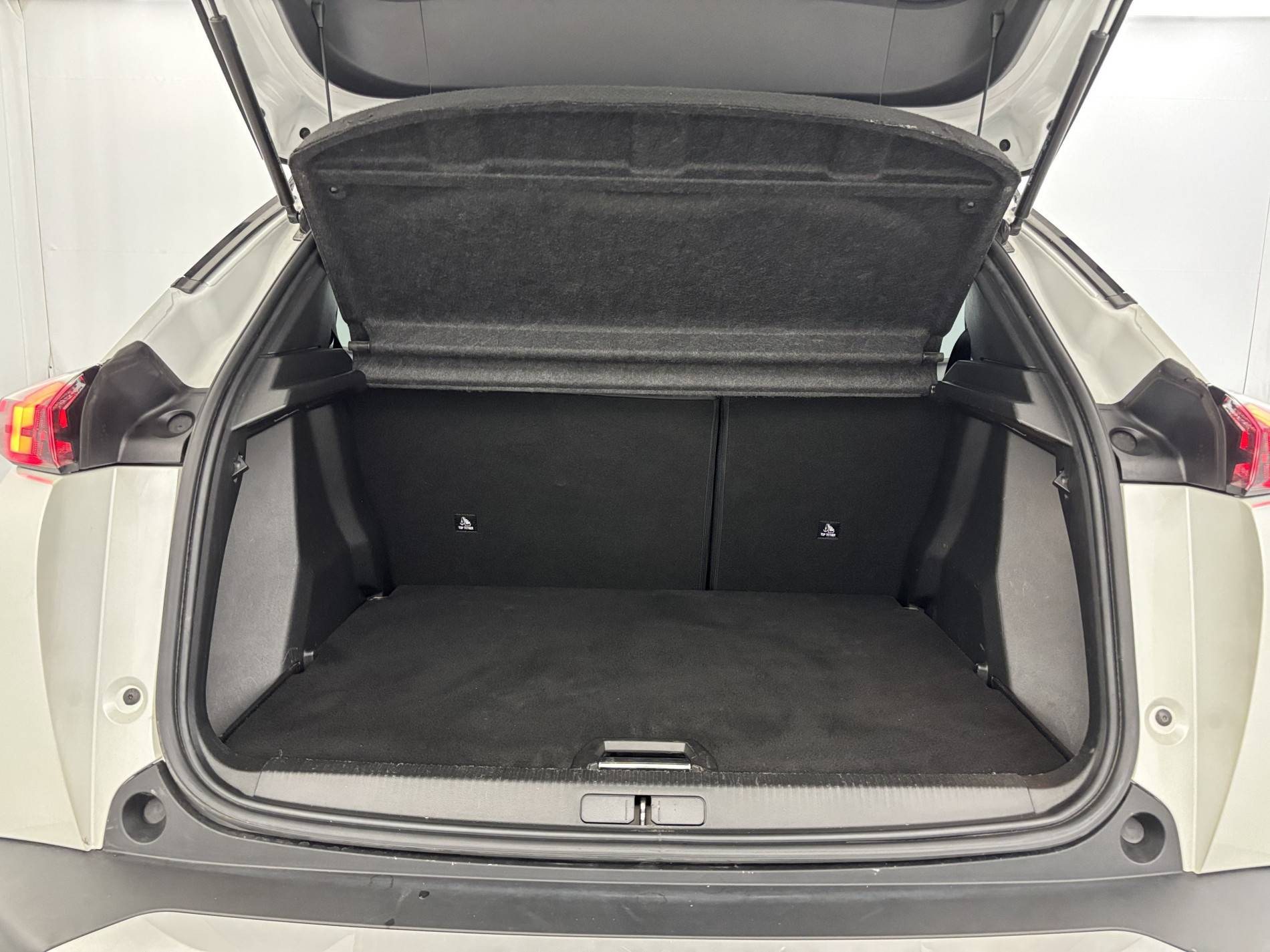Vente en ligne Peugeot 2008  BlueHDi 130 S&S EAT8 au prix de 17 490 €