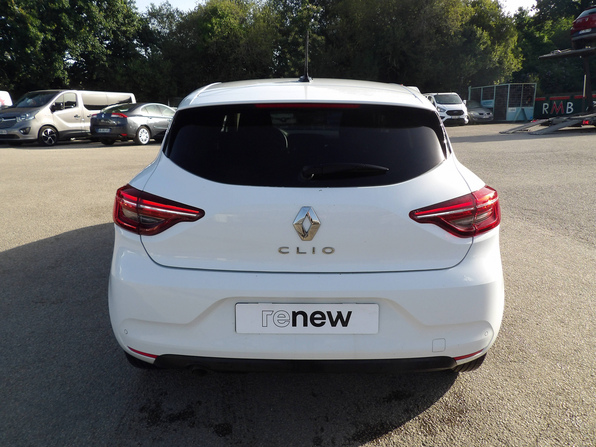 Vente en ligne Renault Clio 5 Clio TCe 90 au prix de 13 799 €