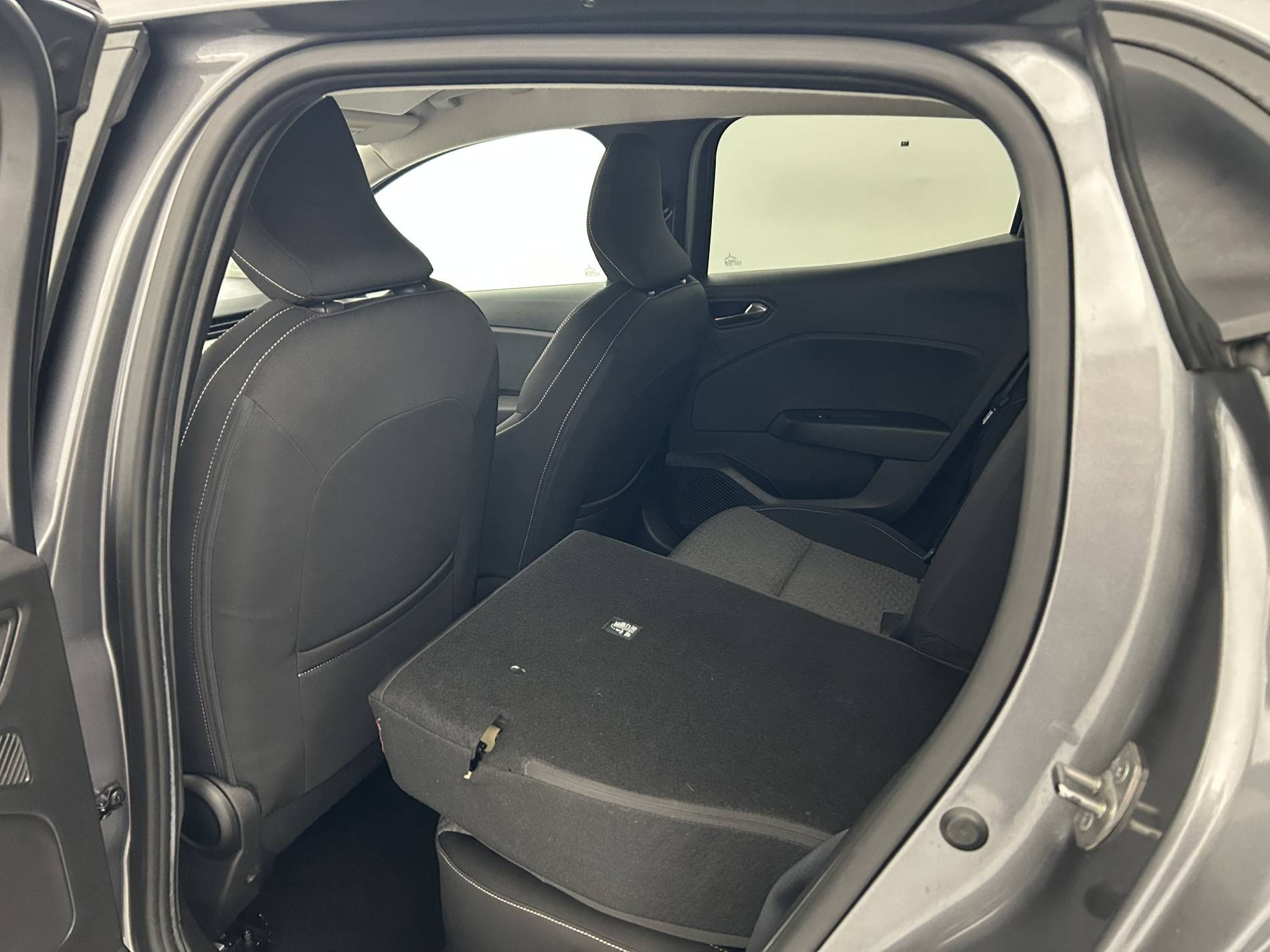 Vente en ligne Renault Clio 5 Clio TCe 90 au prix de 14 290 €