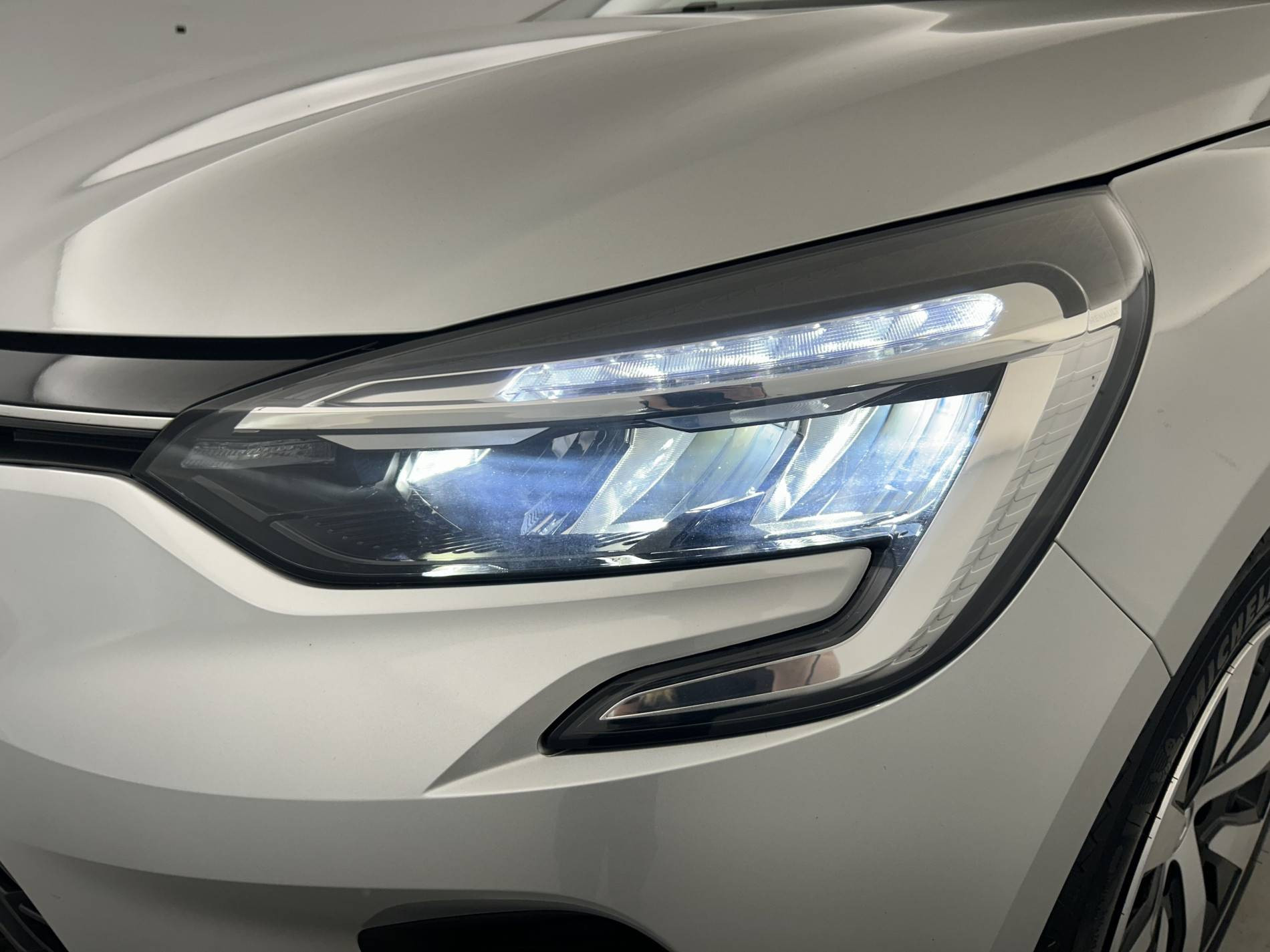 Vente en ligne Renault Clio 5 Clio TCe 90 au prix de 15 490 €