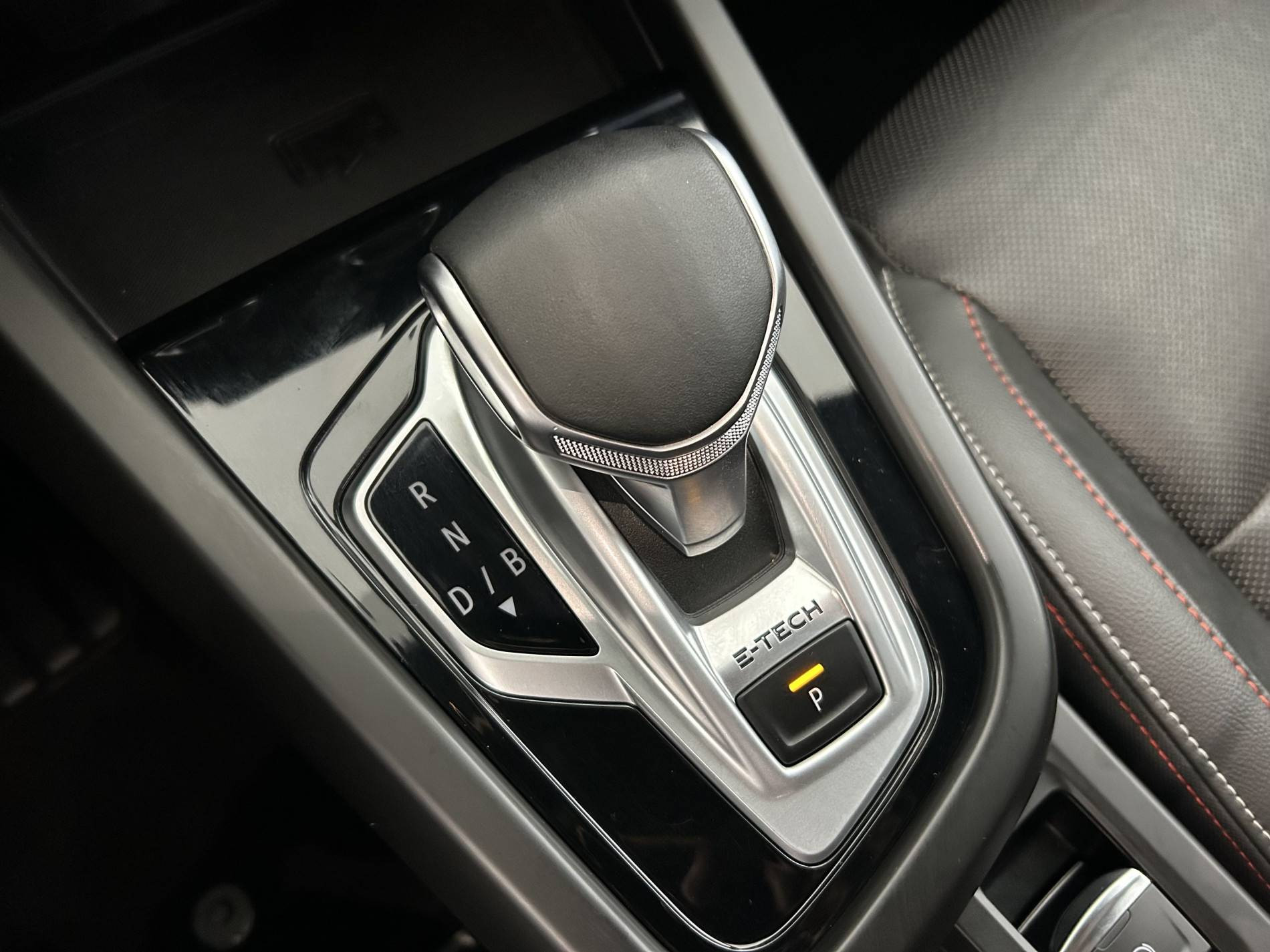 Vente en ligne Renault Arkana  E-Tech hybride 145 au prix de 21 400 €