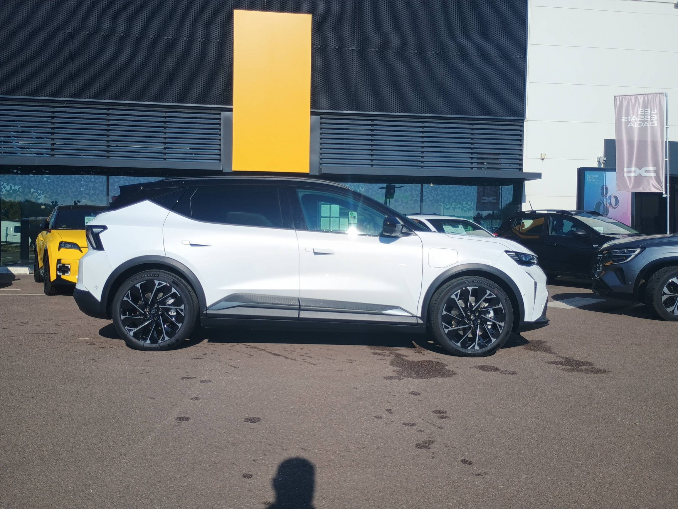 Vente en ligne Renault Scenic E-Tech Scenic E-Tech électrique 220 ch grande autonomie au prix de 51 490 €