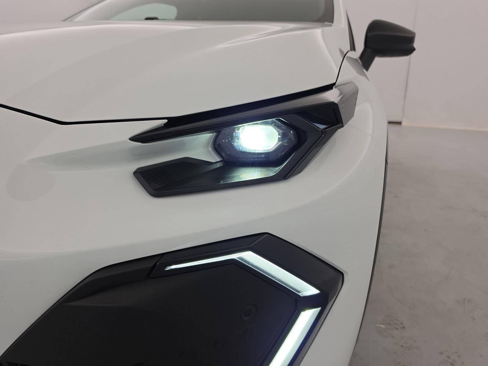 Vente en ligne Renault Clio 6 Clio E-Tech full hybrid 160 ch au prix de 28 490 €
