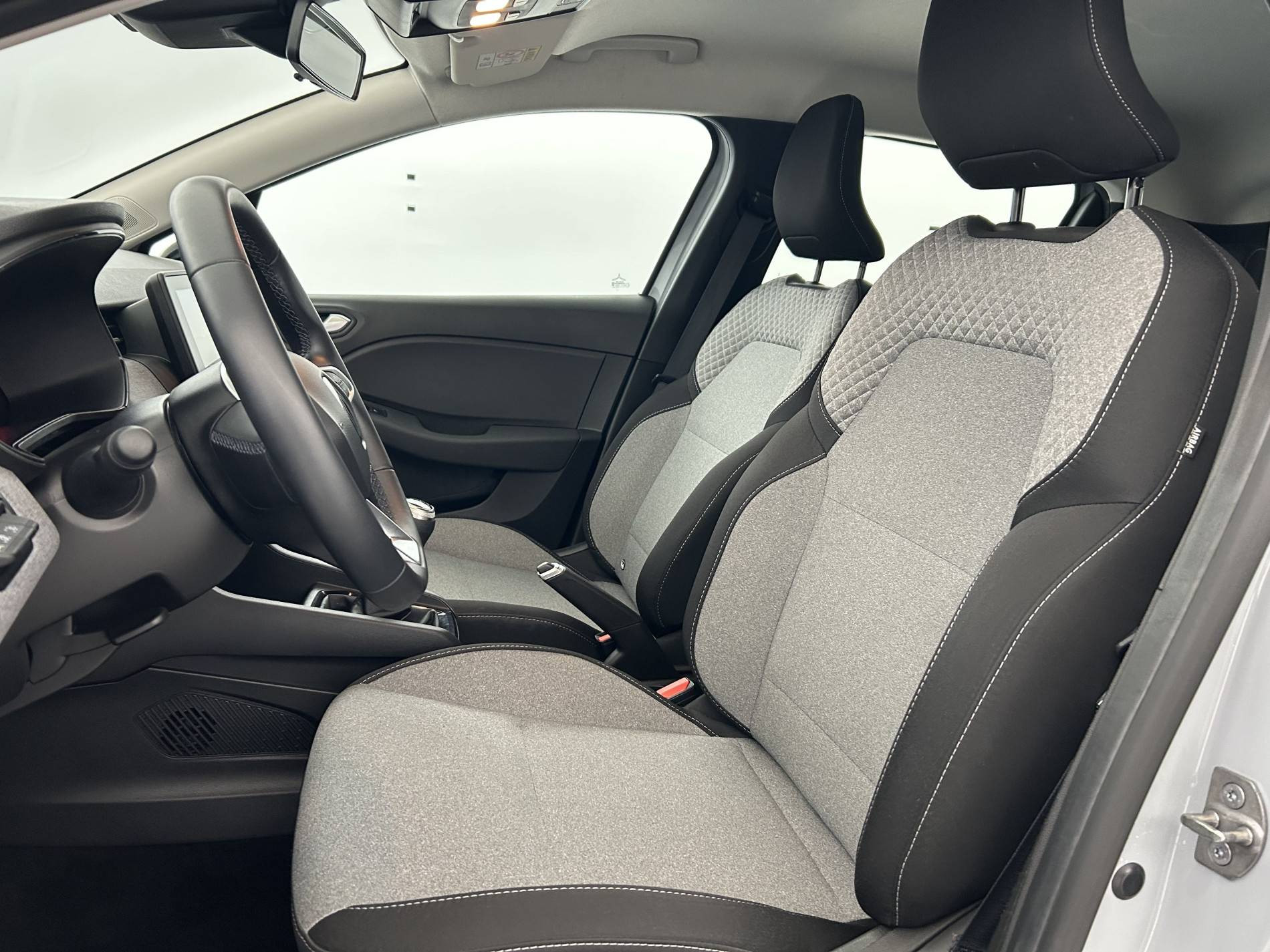 Vente en ligne Renault Clio 5 Clio TCe 90 au prix de 15 490 €