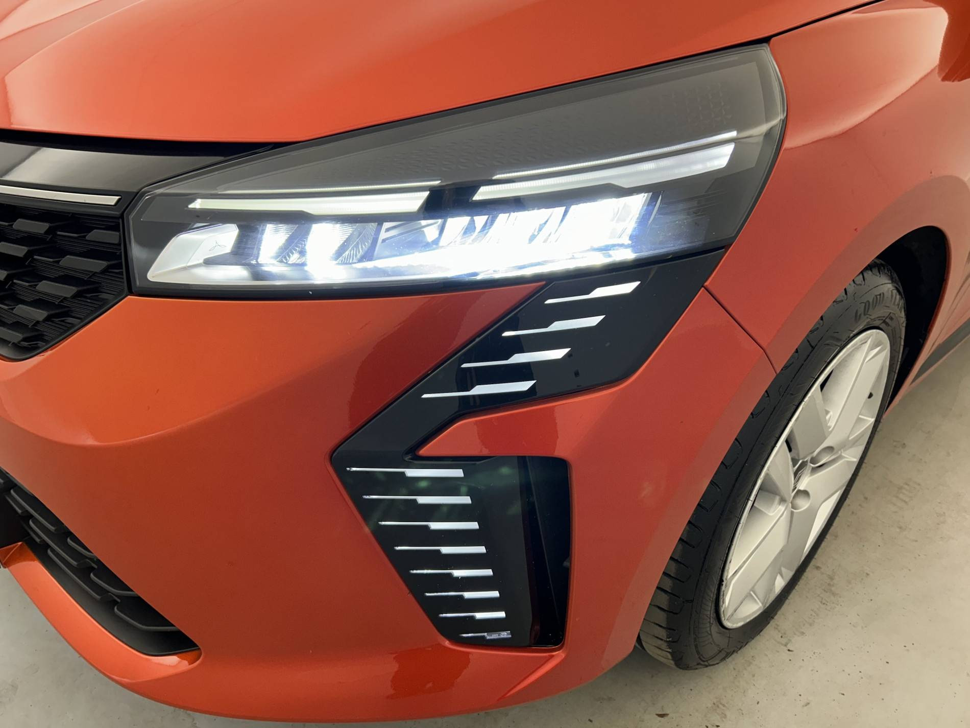 Vente en ligne Renault Clio 5 Clio E-Tech full hybrid 145 au prix de 18 890 €