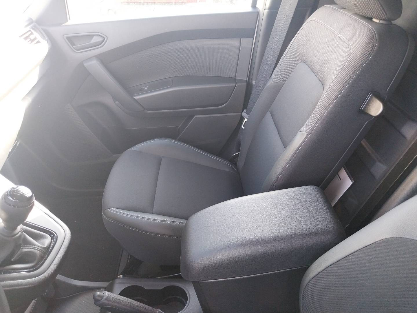 Vente en ligne Renault Kangoo Van  FG TOLE BLUE DCI 95 L1 GSR2 au prix de 32 160 €