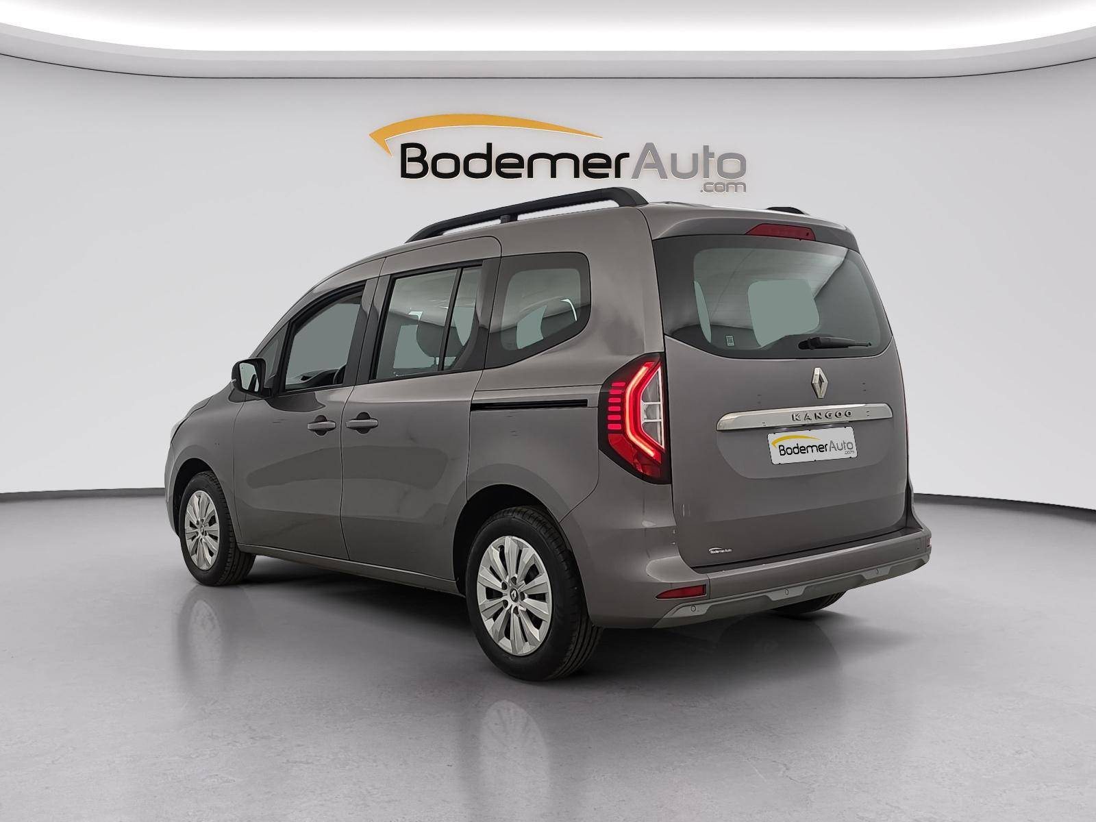 Vente en ligne Renault Kangoo  Blue dCi 95 au prix de 17 491 €