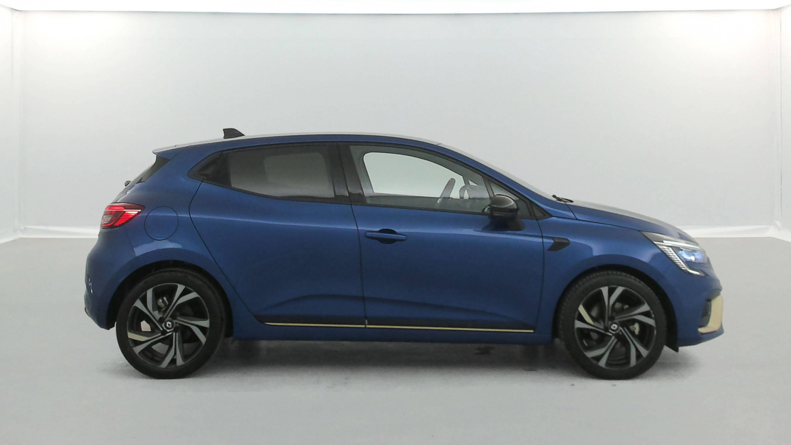 Vente en ligne Renault Clio 5 Clio E-Tech hybride 145 au prix de 19 990 €