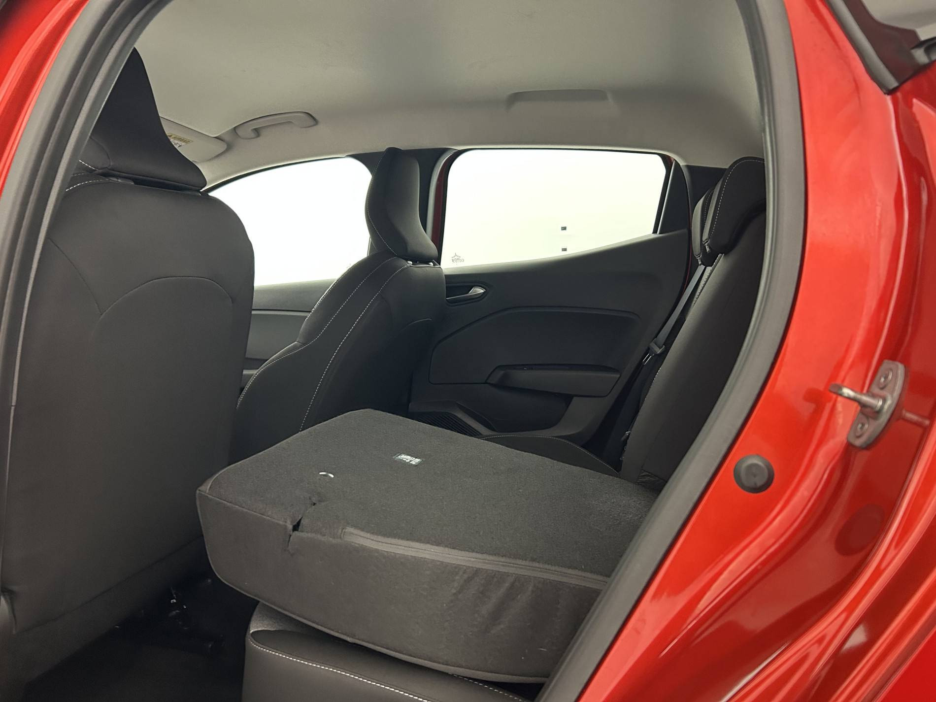 Vente en ligne Renault Clio 5 Clio E-Tech full hybrid 145 ch GSR2 au prix de 20 490 €