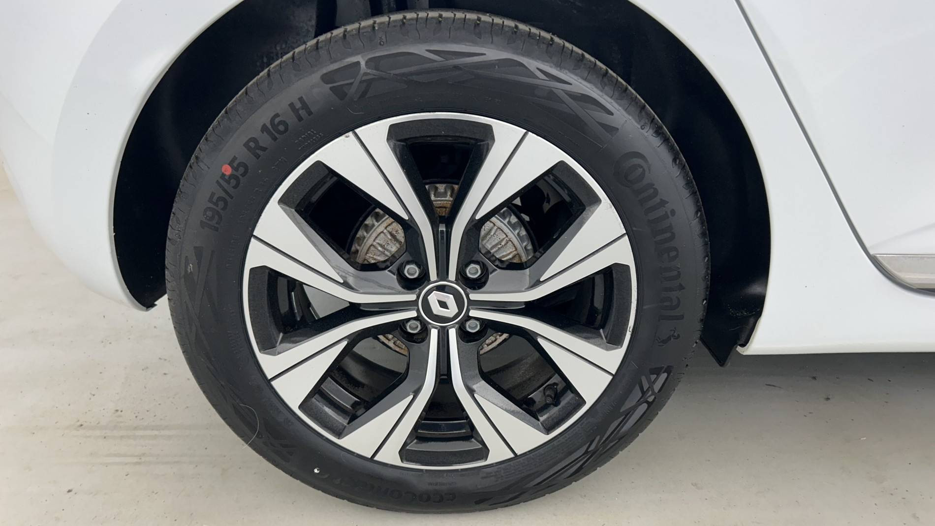 Vente en ligne Renault Clio 5 Clio TCe 100 GPL au prix de 13 690 €