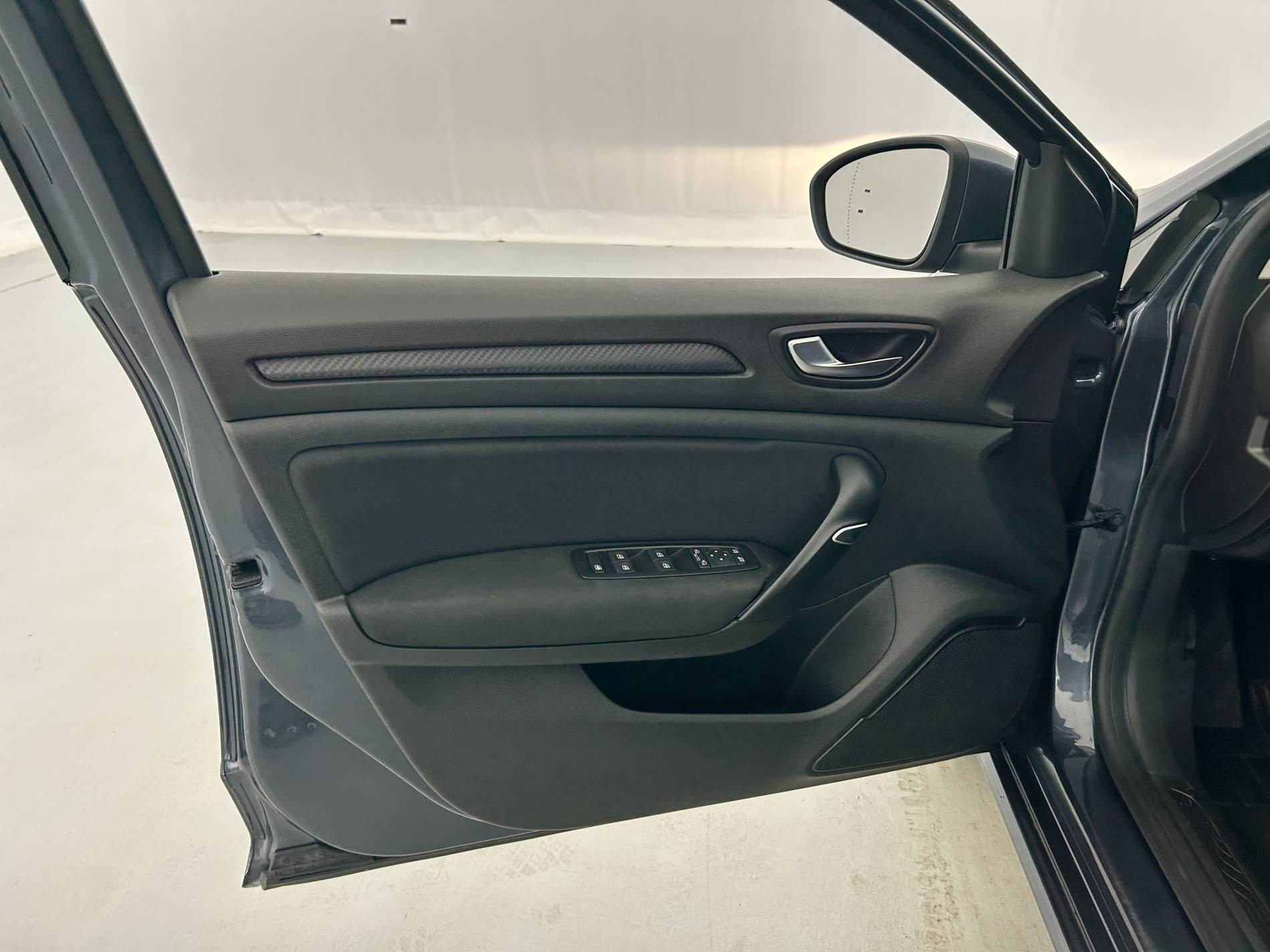 Vente en ligne Renault Megane 4 Mégane IV Berline Blue dCi 115 au prix de 14 990 €