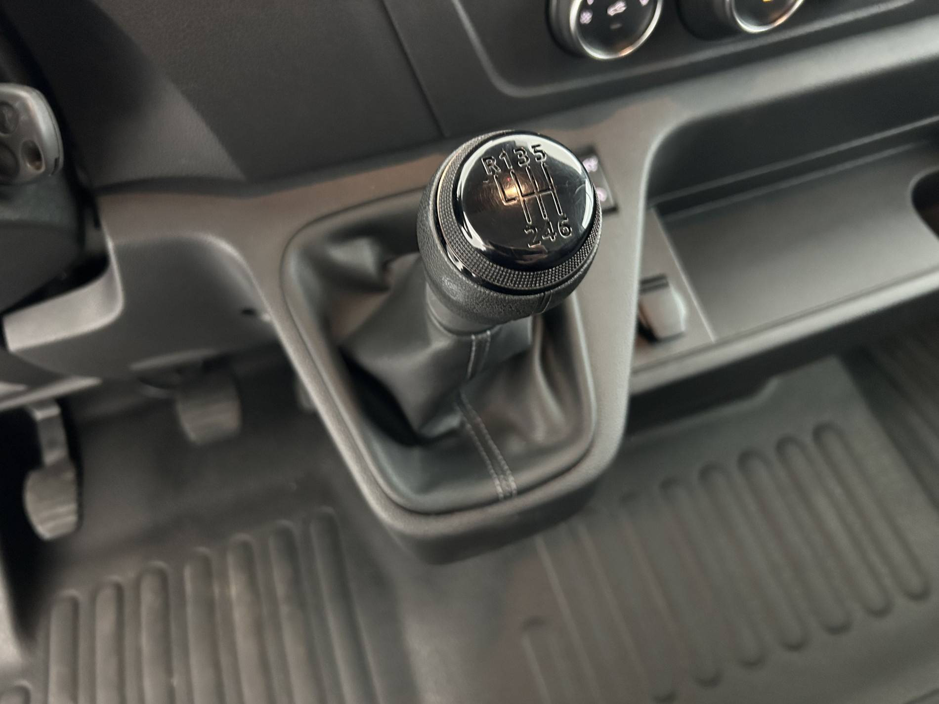 Vente en ligne Renault Master Fourgon MASTER FGN TRAC F3500 L2H2 BLUE DCI 135 au prix de 23 590 €