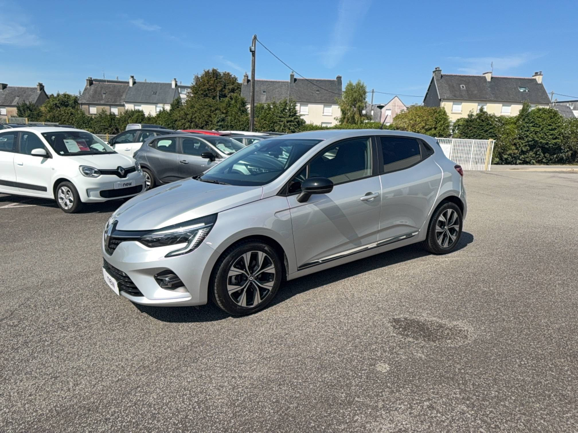 Renault Clio 5 Clio E-Tech full hybrid 145 occasion de 2023 en vente à Carhaix