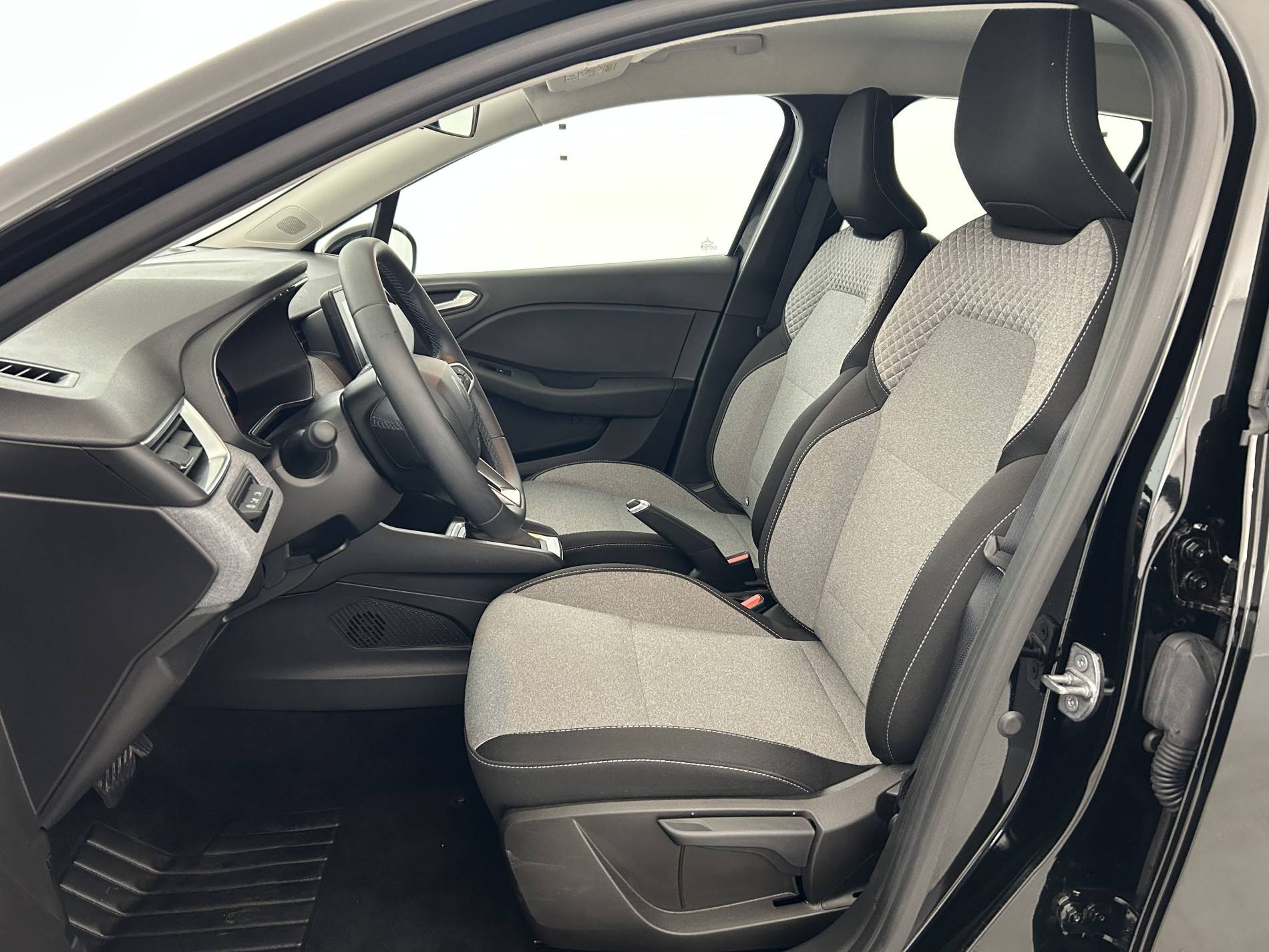 Vente en ligne Renault Clio 5 Clio E-Tech full hybrid 145 ch GSR2 au prix de 19 990 €