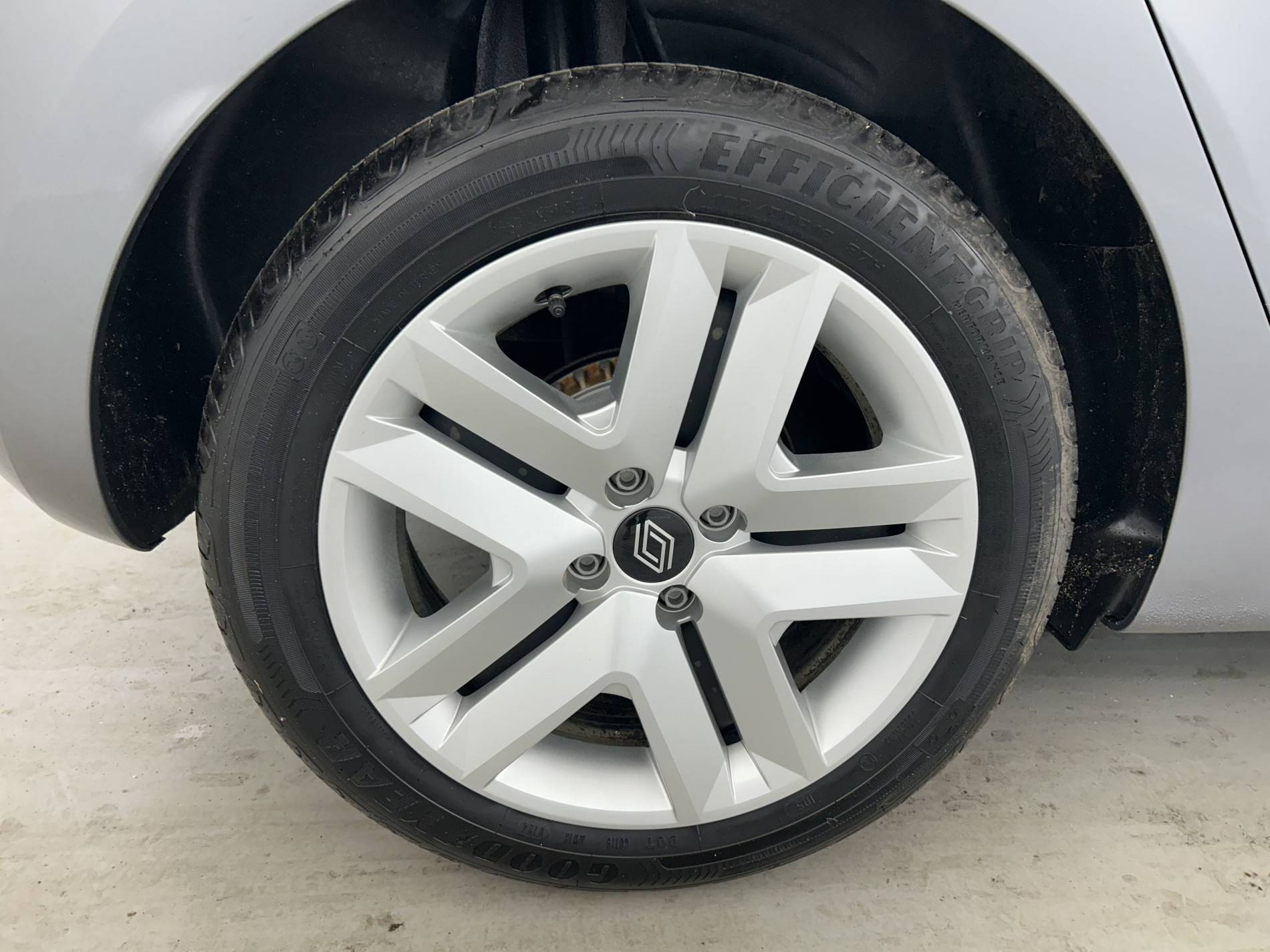 Vente en ligne Renault Clio 5 Clio TCe 90 au prix de 15 990 €
