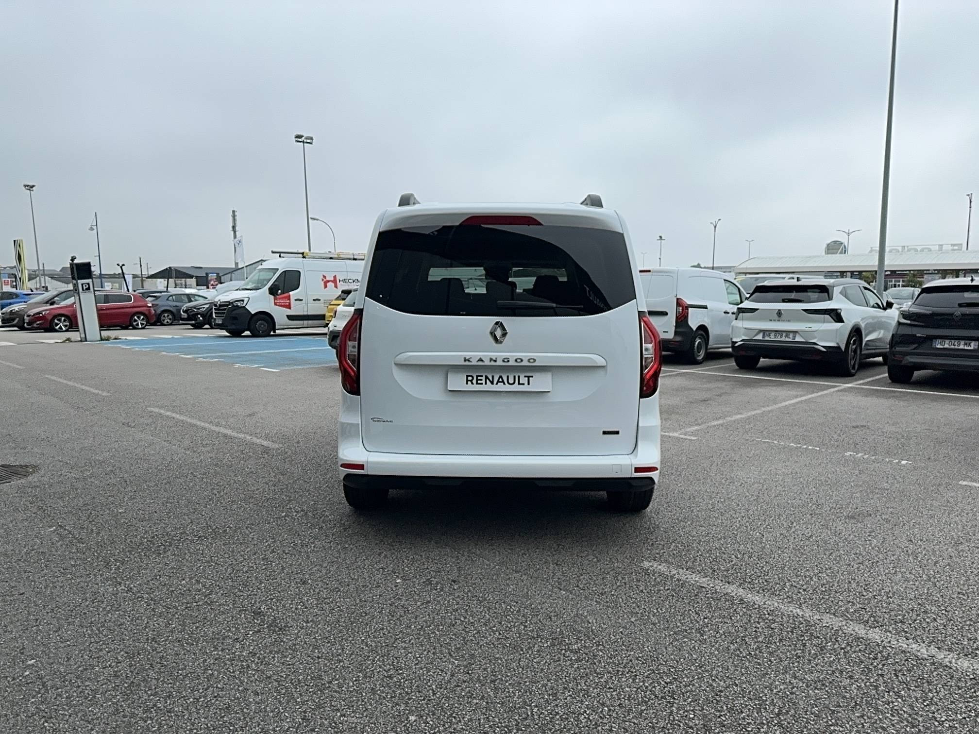 Vente en ligne Renault Kangoo E-Tech  EV45 11kW au prix de 24 900 €