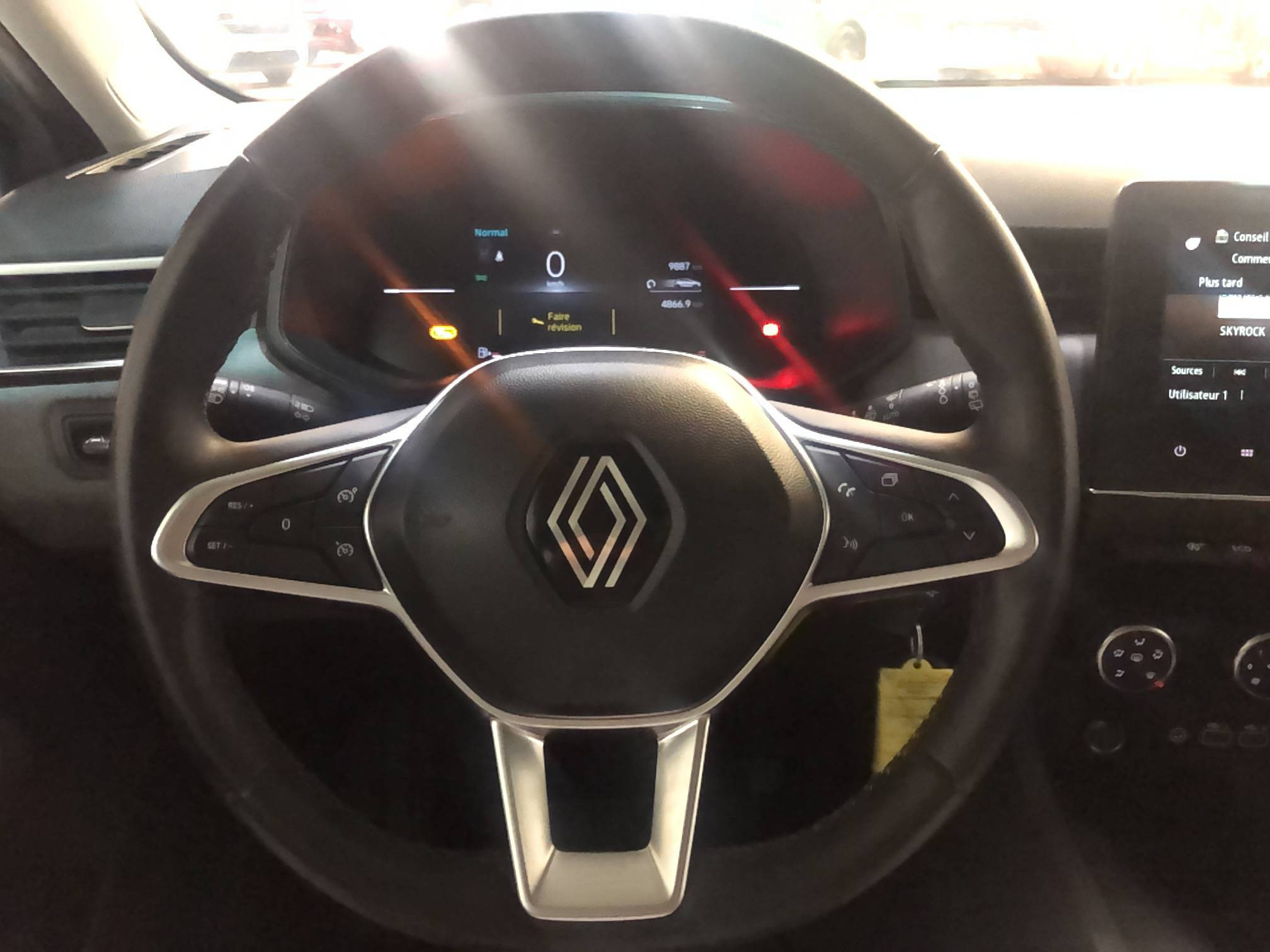 Vente en ligne Renault Clio 5 Clio TCe 90 au prix de 15 990 €