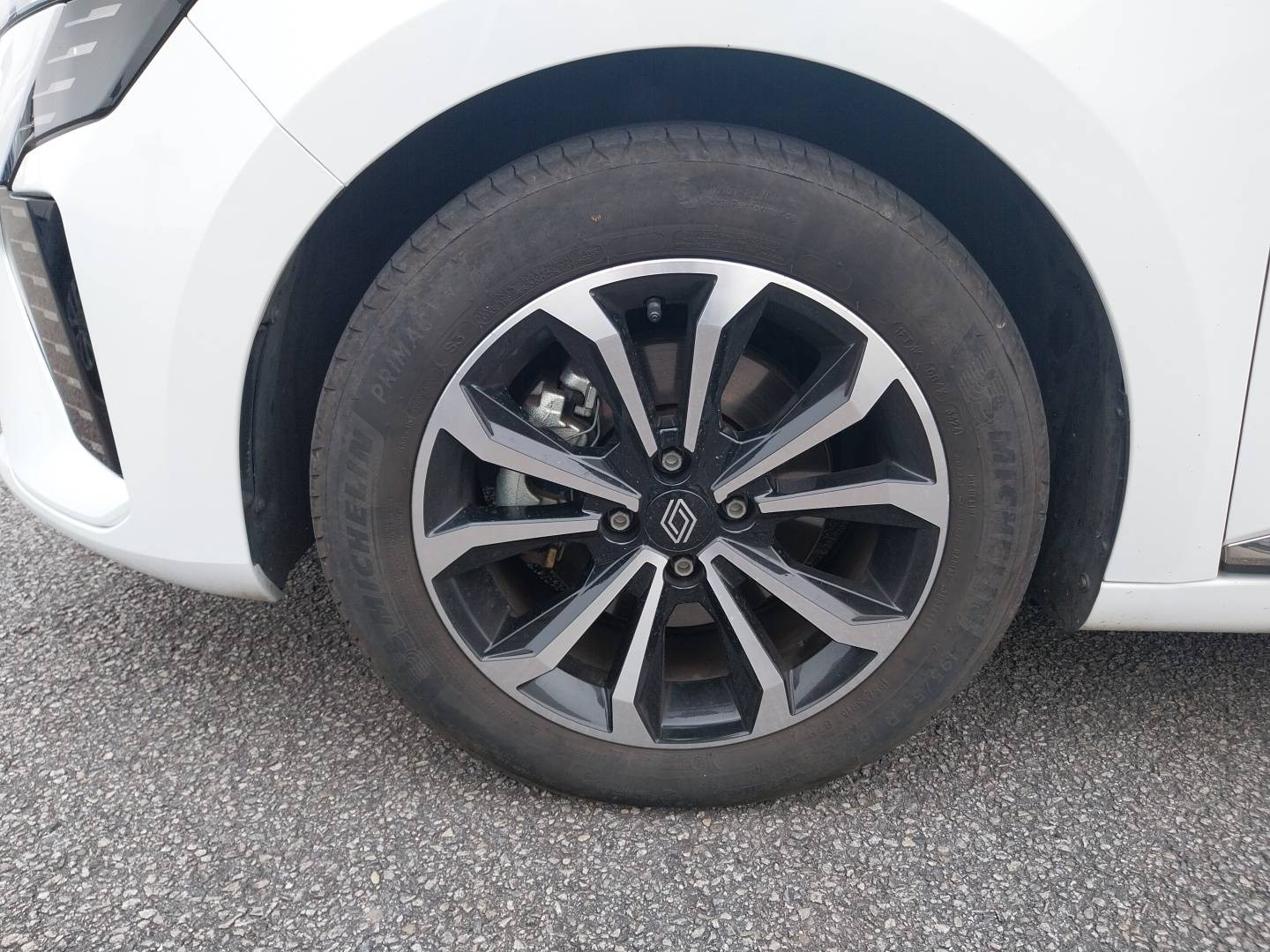 Vente en ligne Renault Clio 5 Clio E-Tech full hybrid 145 au prix de 17 990 €