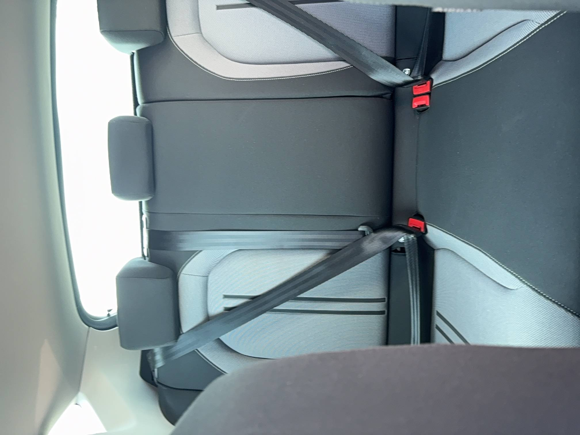 Vente en ligne Seat Leon Sportstourer  1.0 TSI 110 BVM6 au prix de 15 990 €
