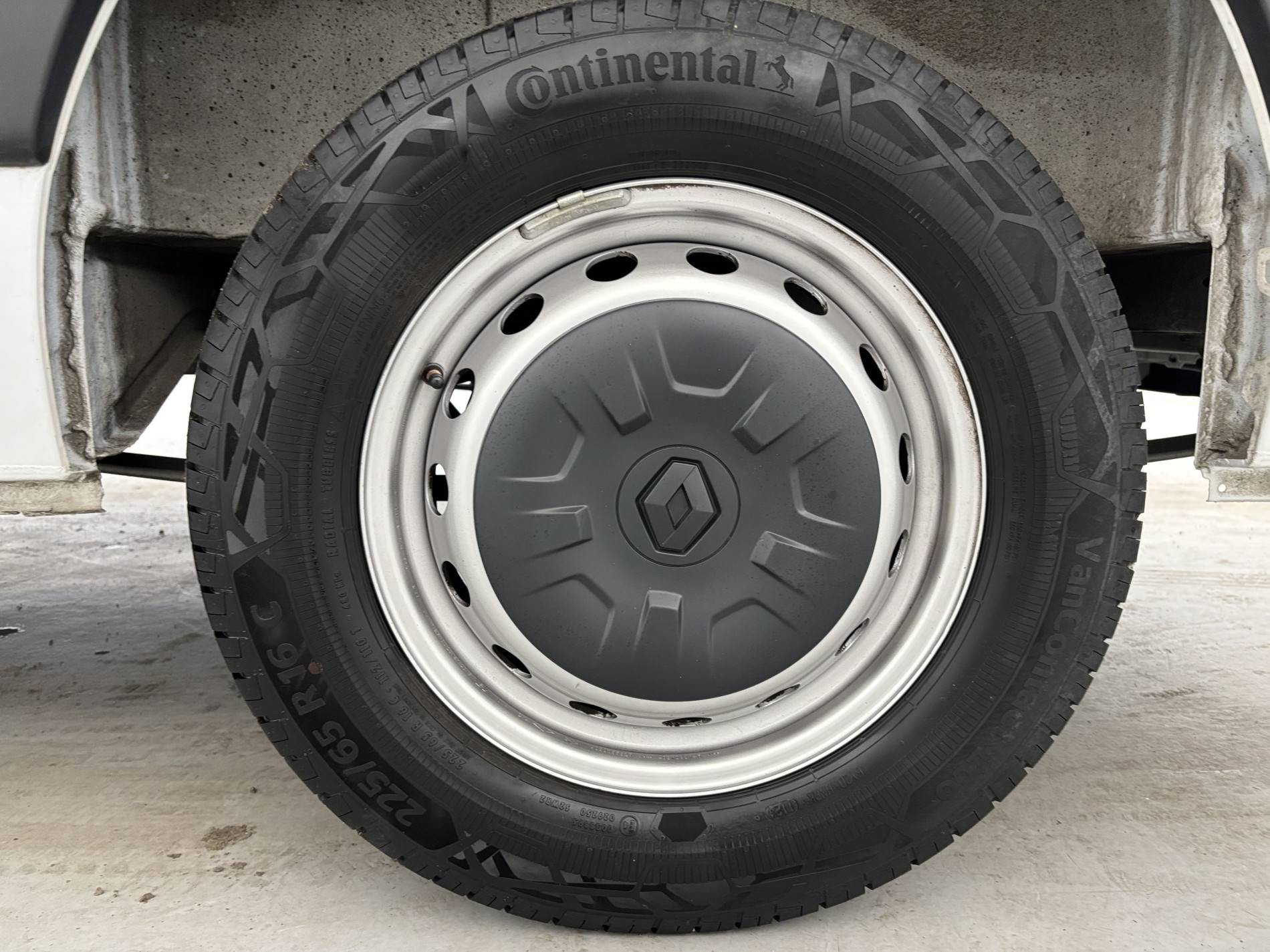 Vente en ligne Renault Master Fourgon MASTER FGN TRAC F3500 L3H3 BLUE DCI 135 au prix de 27 000 €