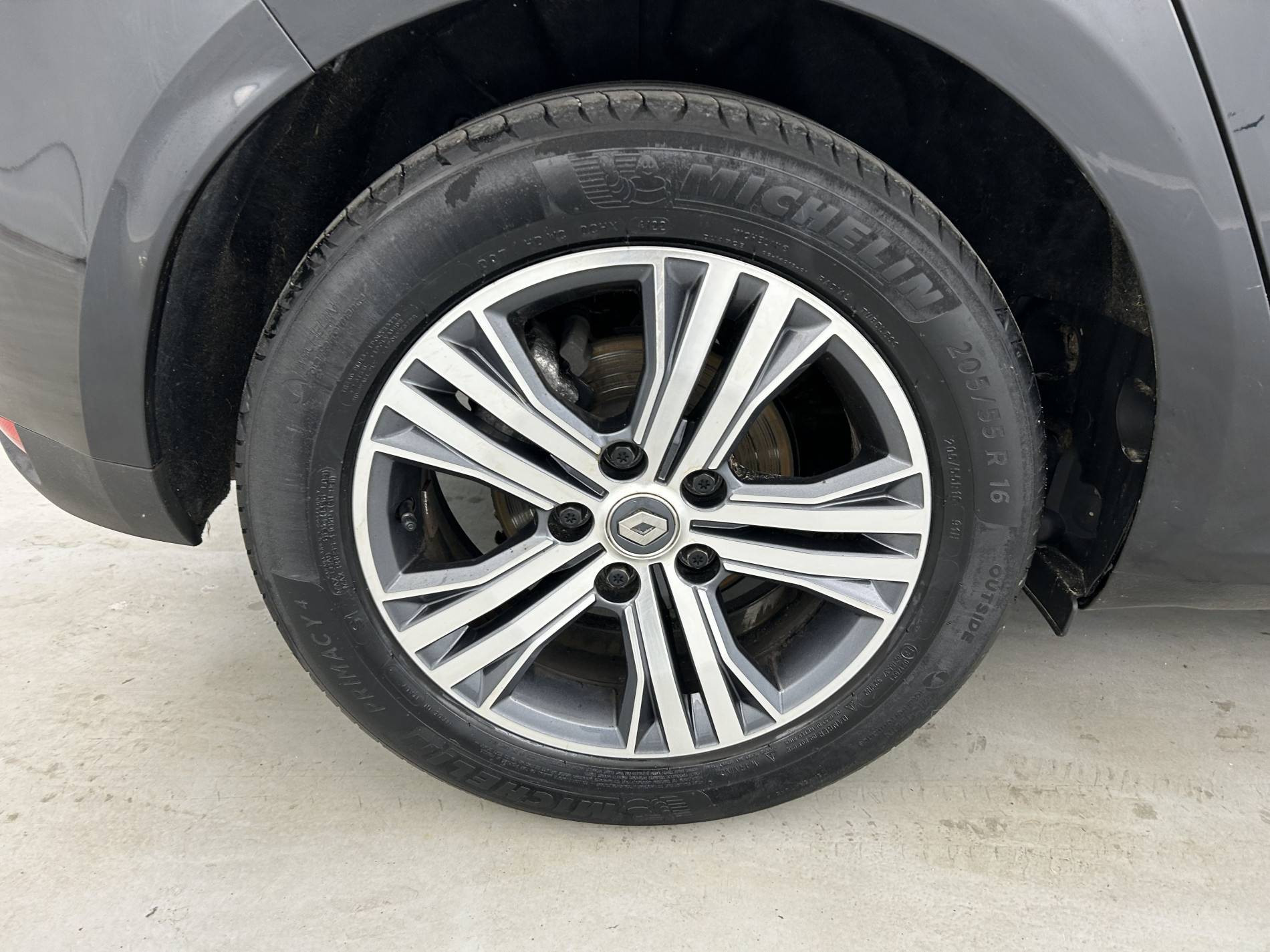 Vente en ligne Renault Megane 4  Blue dCi 115 EDC au prix de 17 990 €