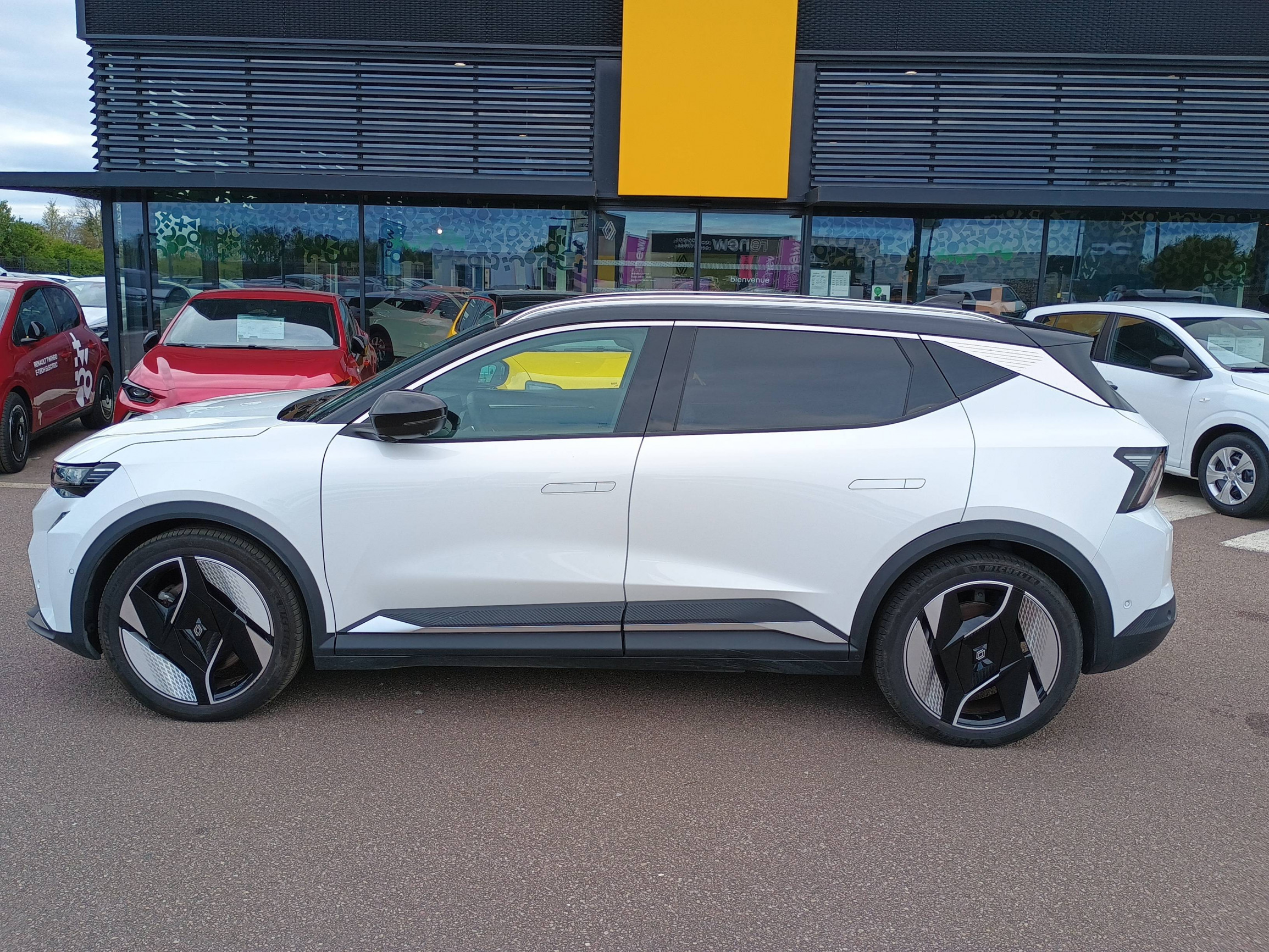 Vente en ligne Renault Scenic E-Tech  220 ch grande autonomie au prix de 39 491 €