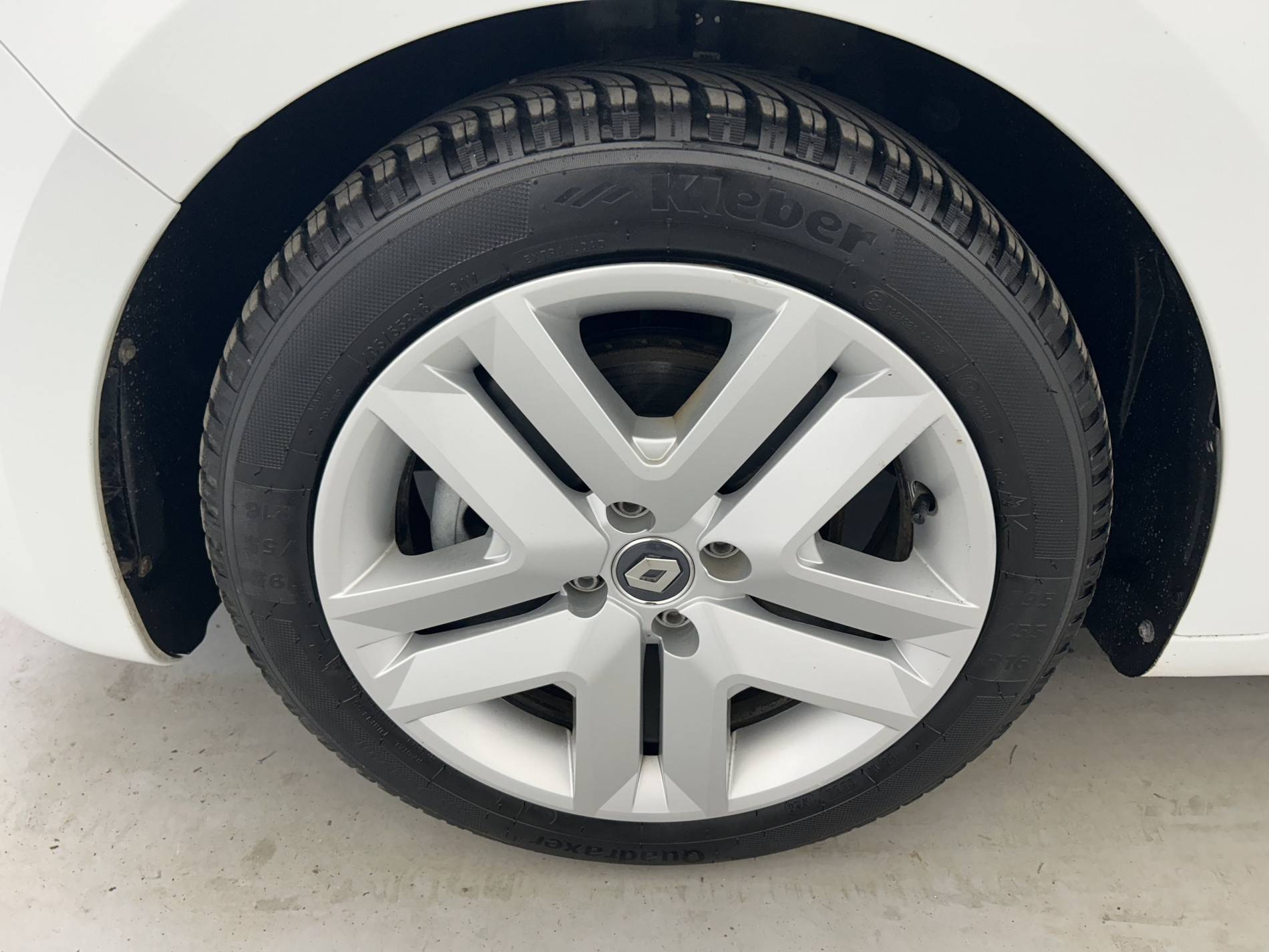 Vente en ligne Renault Clio 5 Clio E-Tech 140 - 21N au prix de 13 991 €