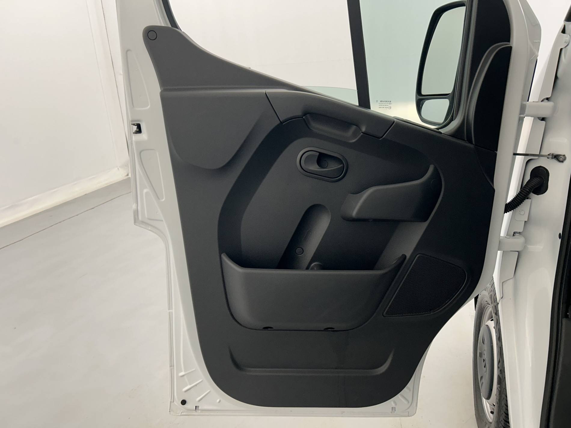 Vente en ligne Renault Master Fourgon MASTER FGN TRAC F3500 L2H2 BLUE DCI 135 au prix de 24 900 €