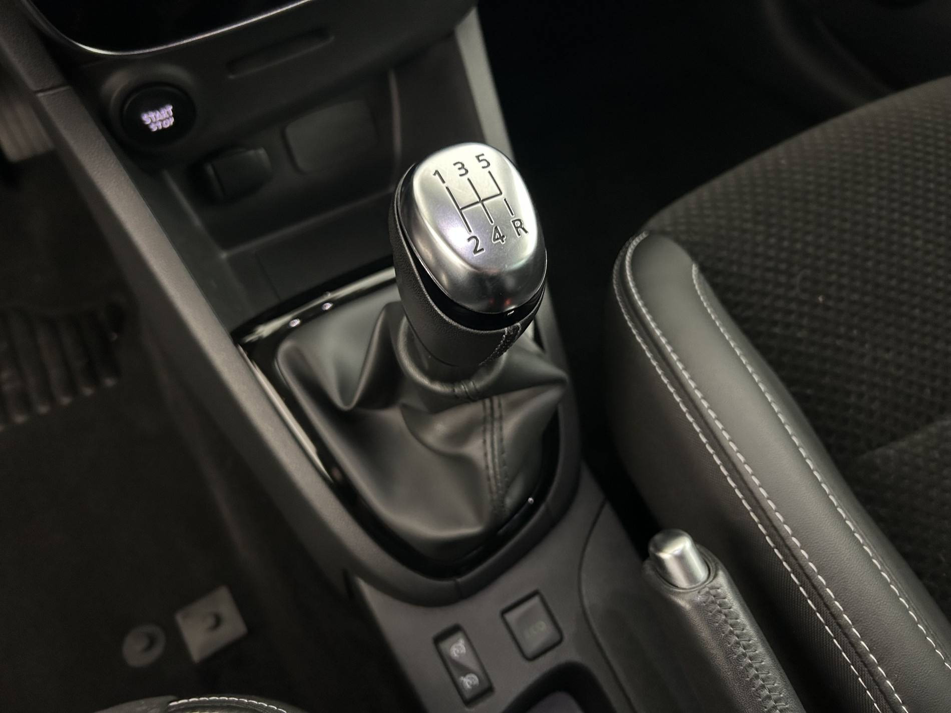 Vente en ligne Renault Clio 4 Clio TCe 90 au prix de 11 990 €