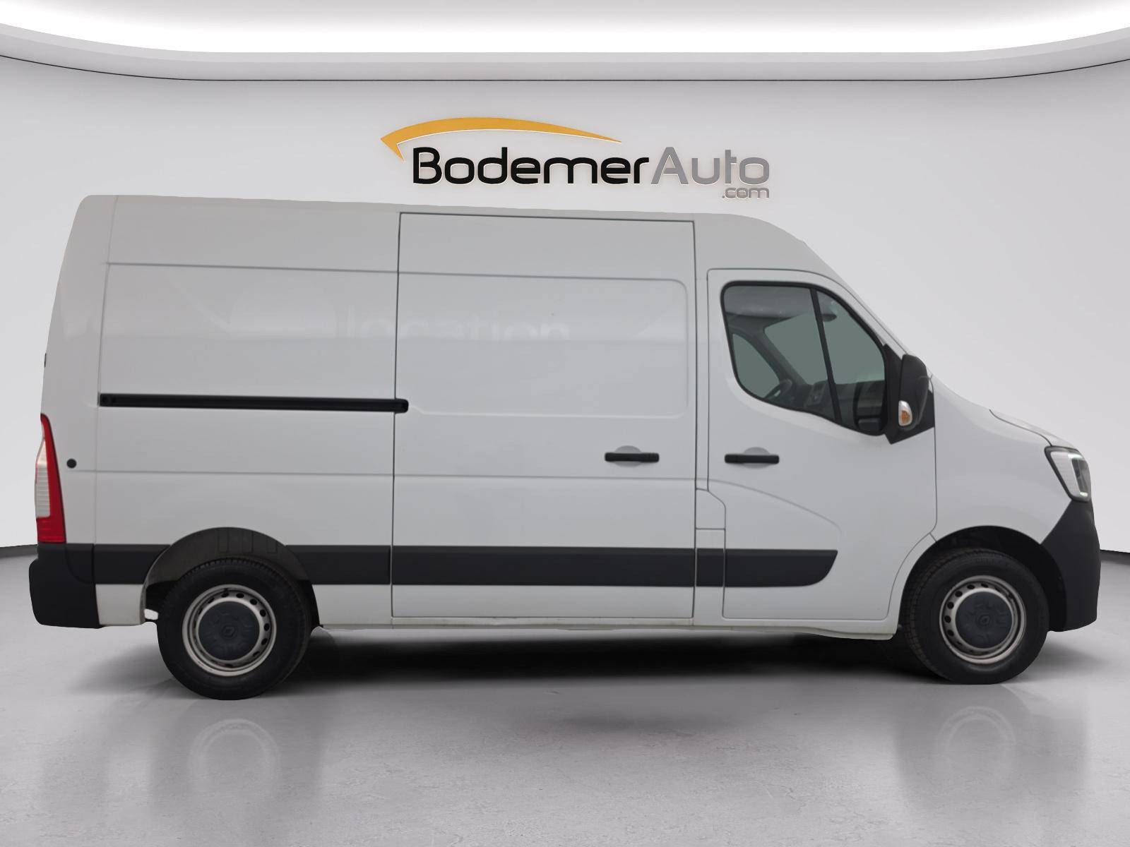 Vente en ligne Renault Master Fourgon MASTER FGN TRAC F3500 L2H2 BLUE DCI 135 au prix de 21 490 €