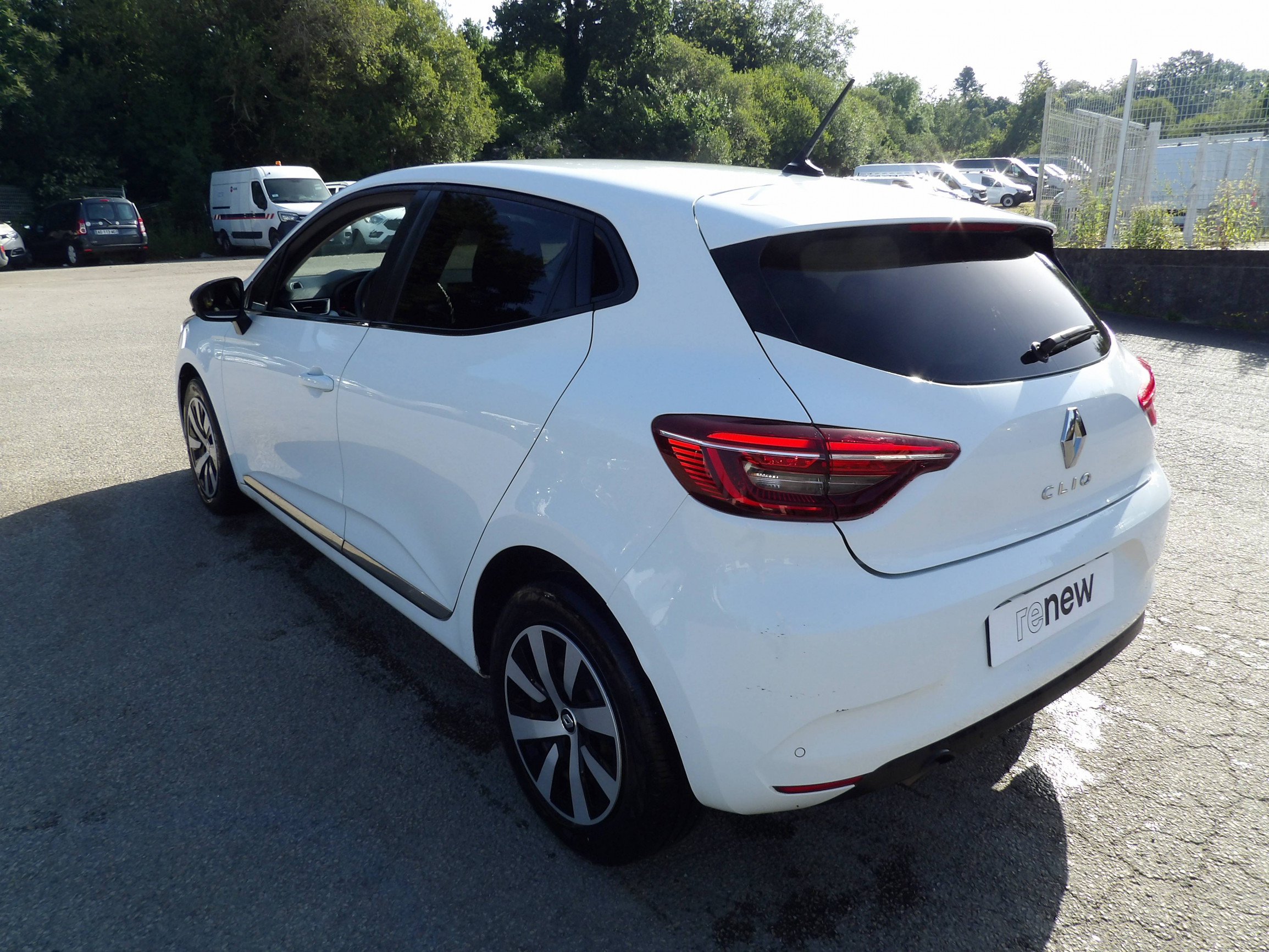 Vente en ligne Renault Clio 5 Clio TCe 90 au prix de 13 799 €