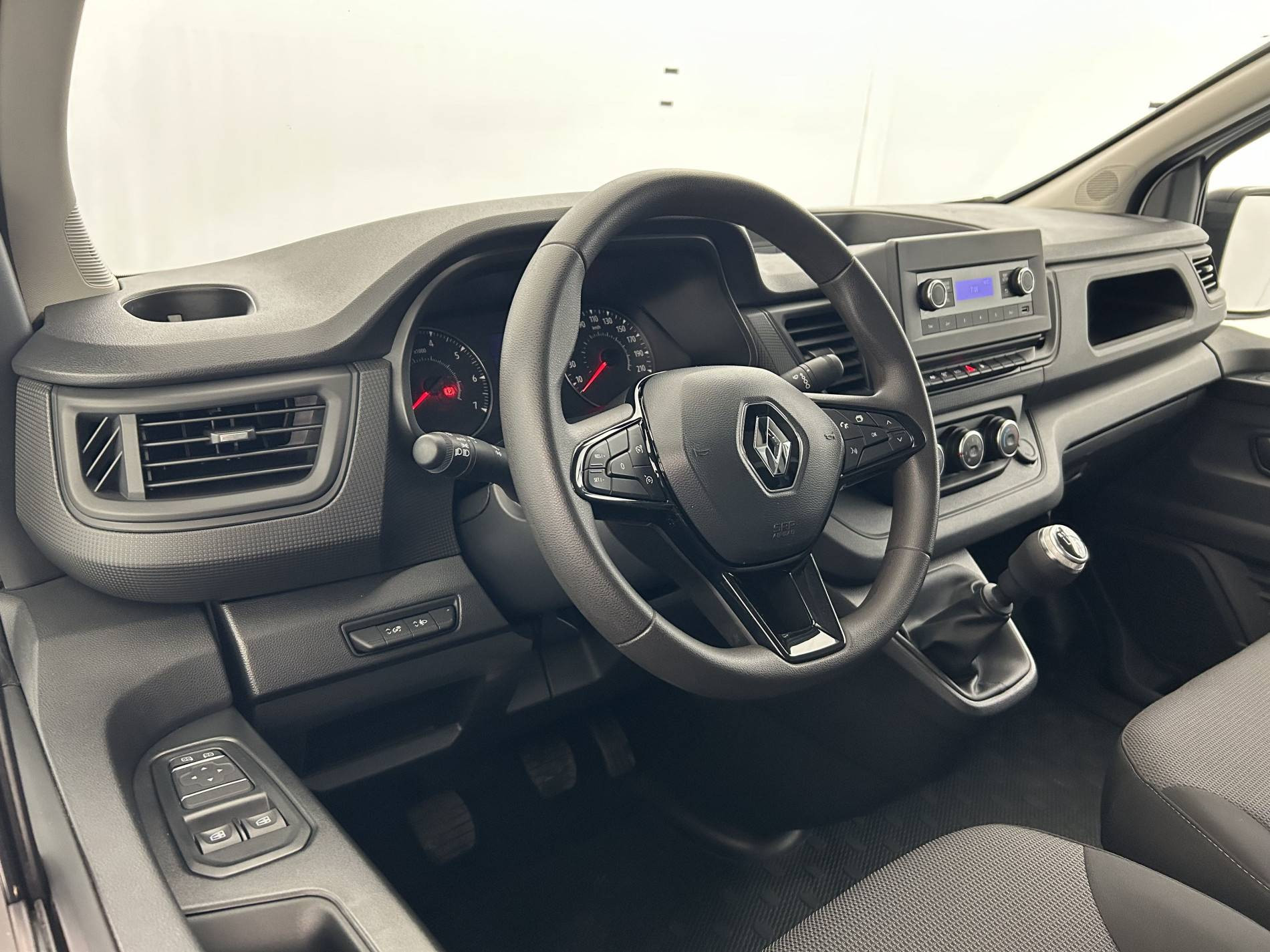 Vente en ligne Renault Trafic 3 Fourgon TRAFIC FGN L2H1 3000 KG BLUE DCI 130 au prix de 25 000 €