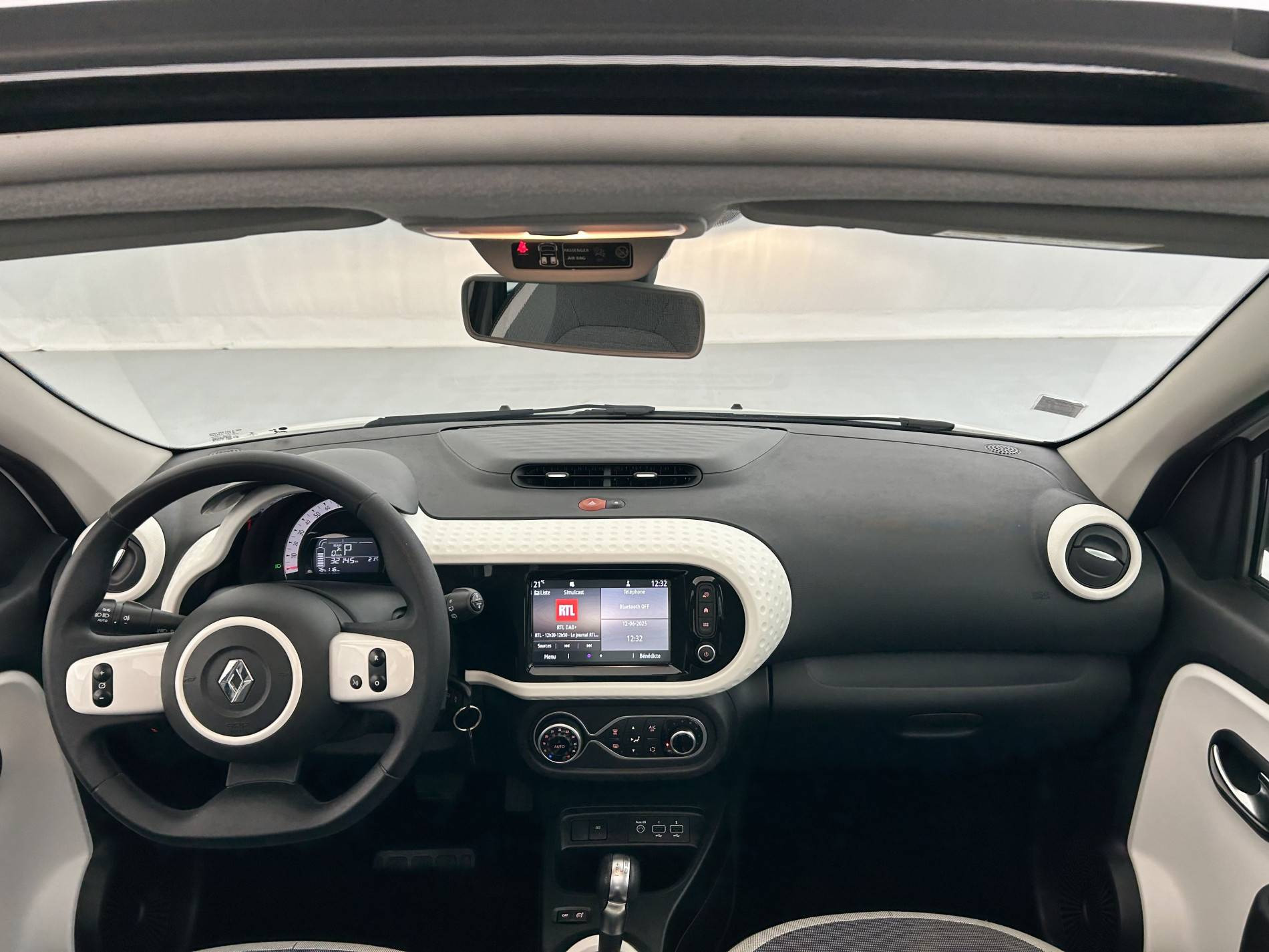 Vente en ligne Renault Twingo Electrique Twingo III E-Tech au prix de 11 990 €